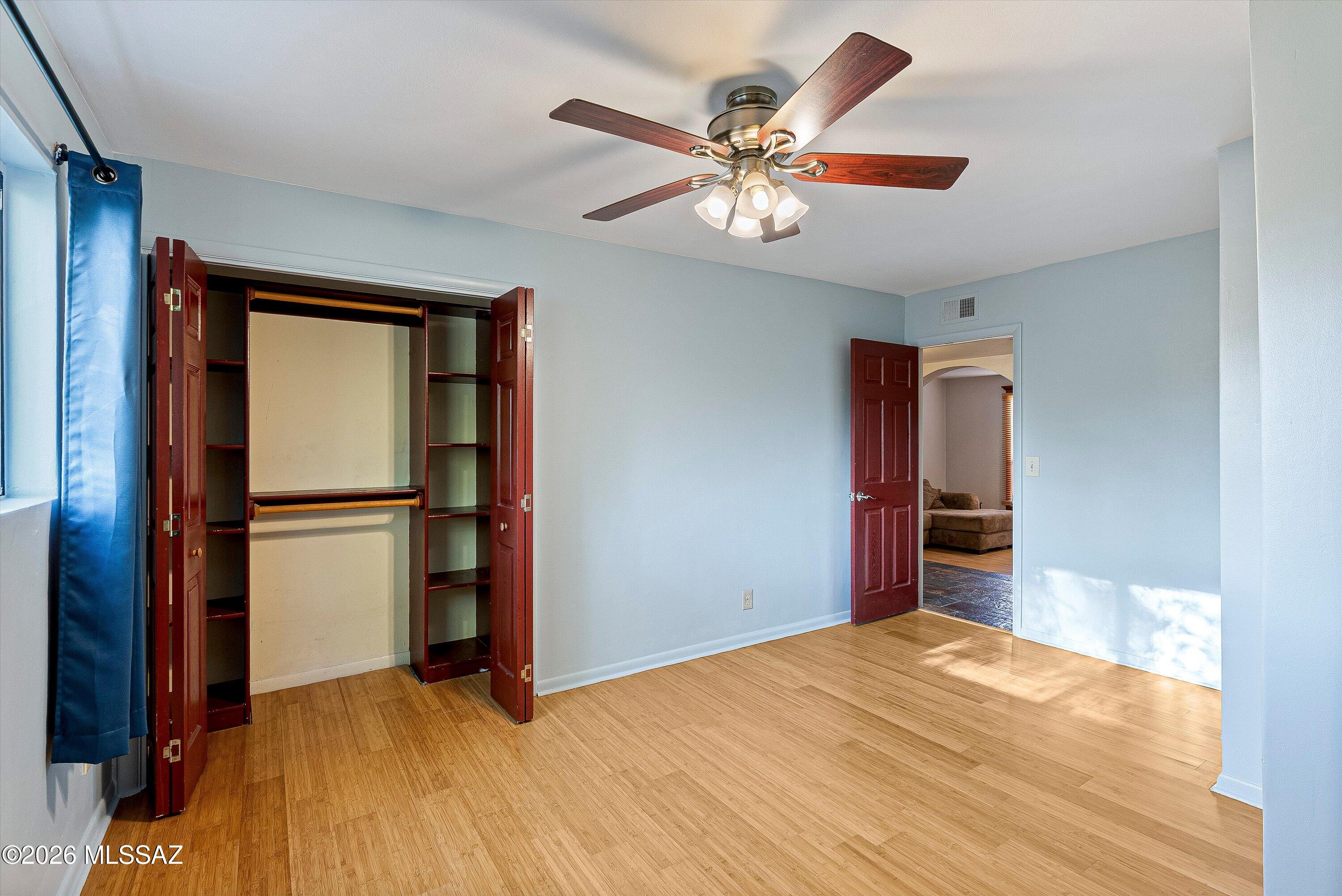 4950 E Hawthorne Street