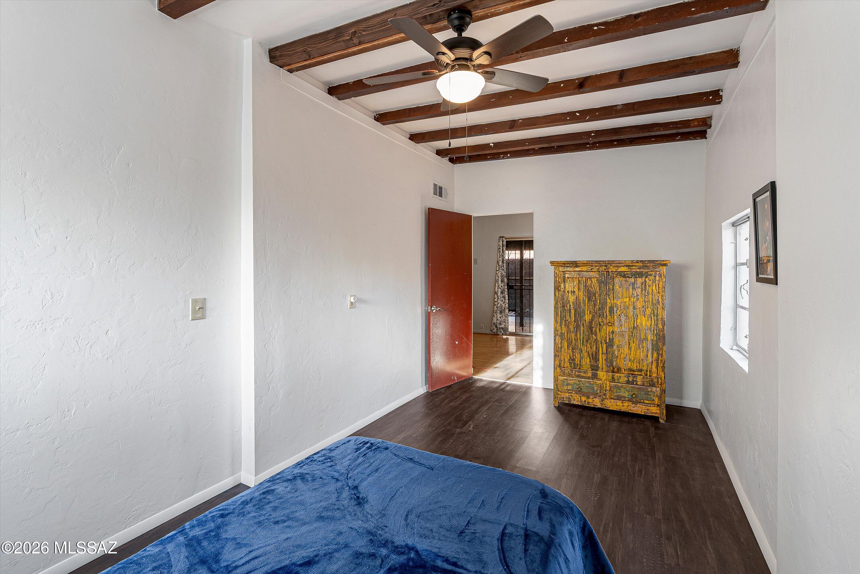 4950 E Hawthorne Street