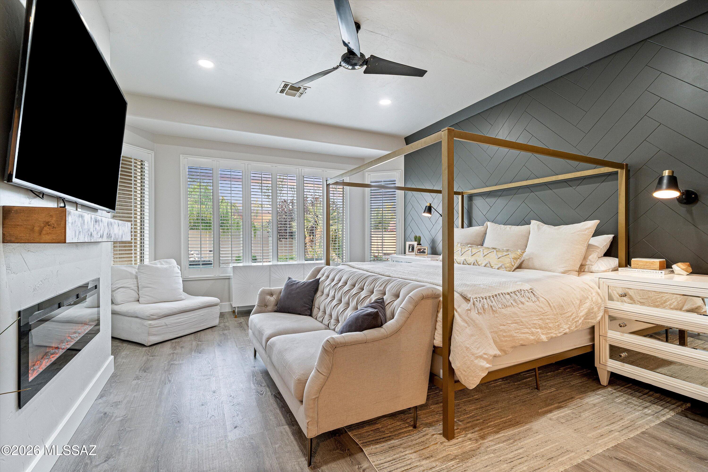 11976 N Thornbush Drive