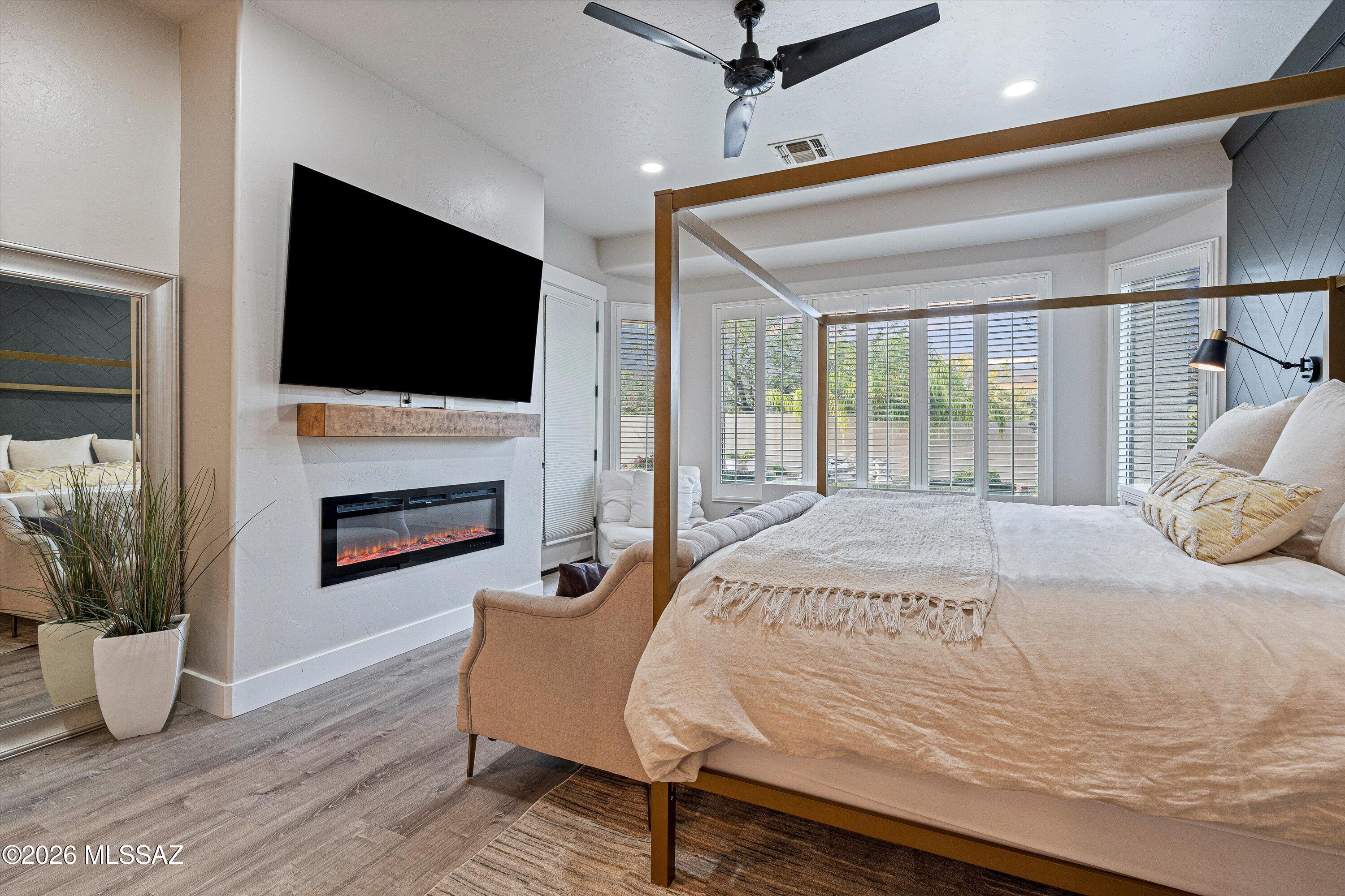 11976 N Thornbush Drive