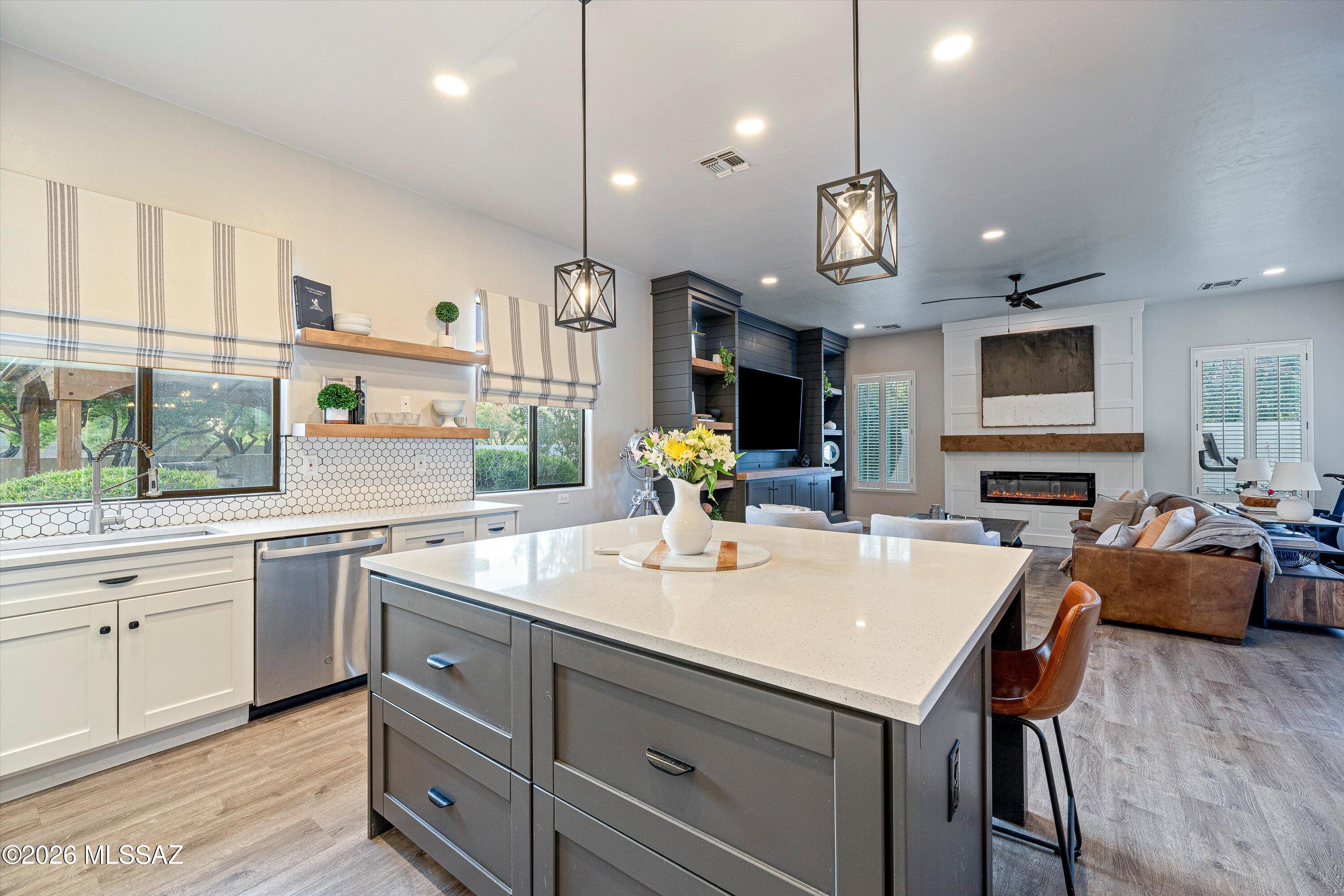 11976 N Thornbush Drive