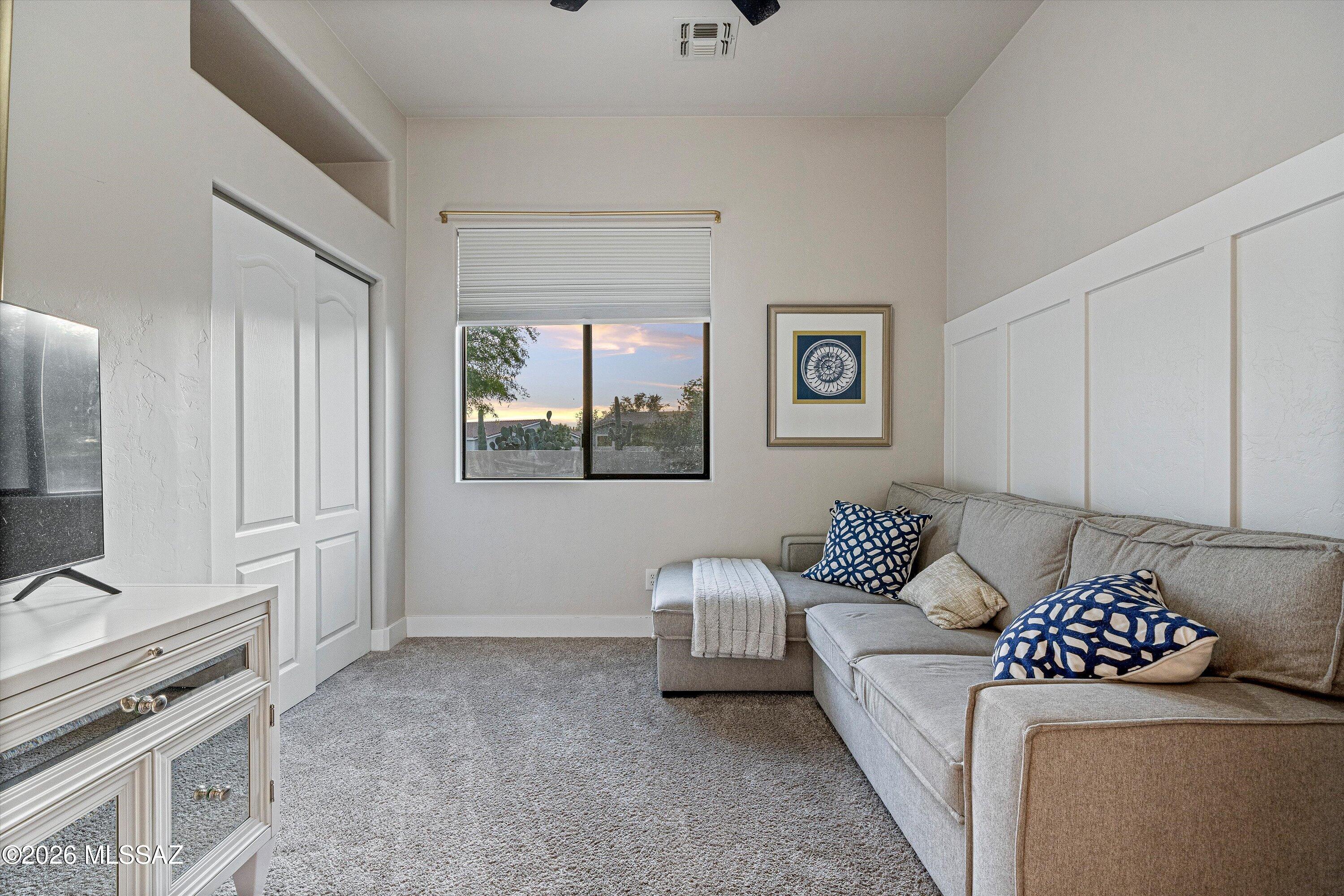 11976 N Thornbush Drive