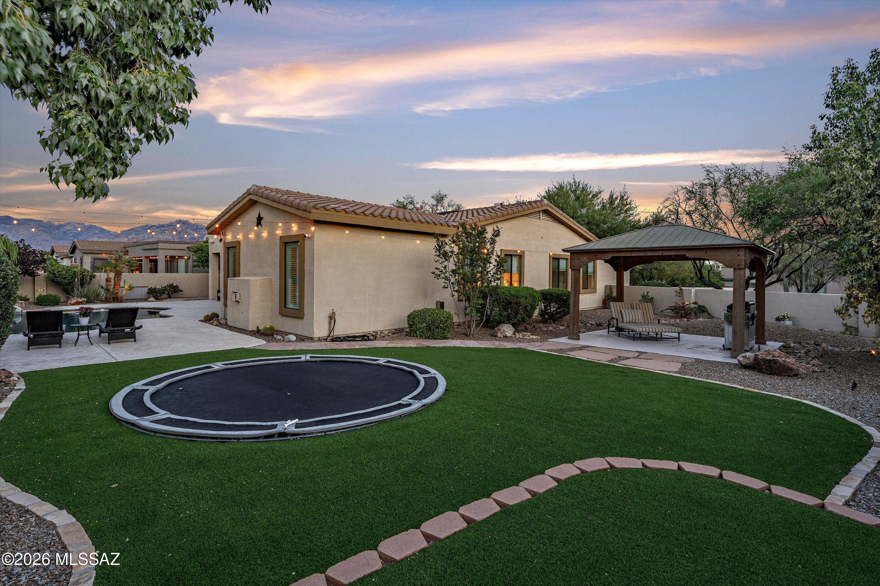 11976 N Thornbush Drive