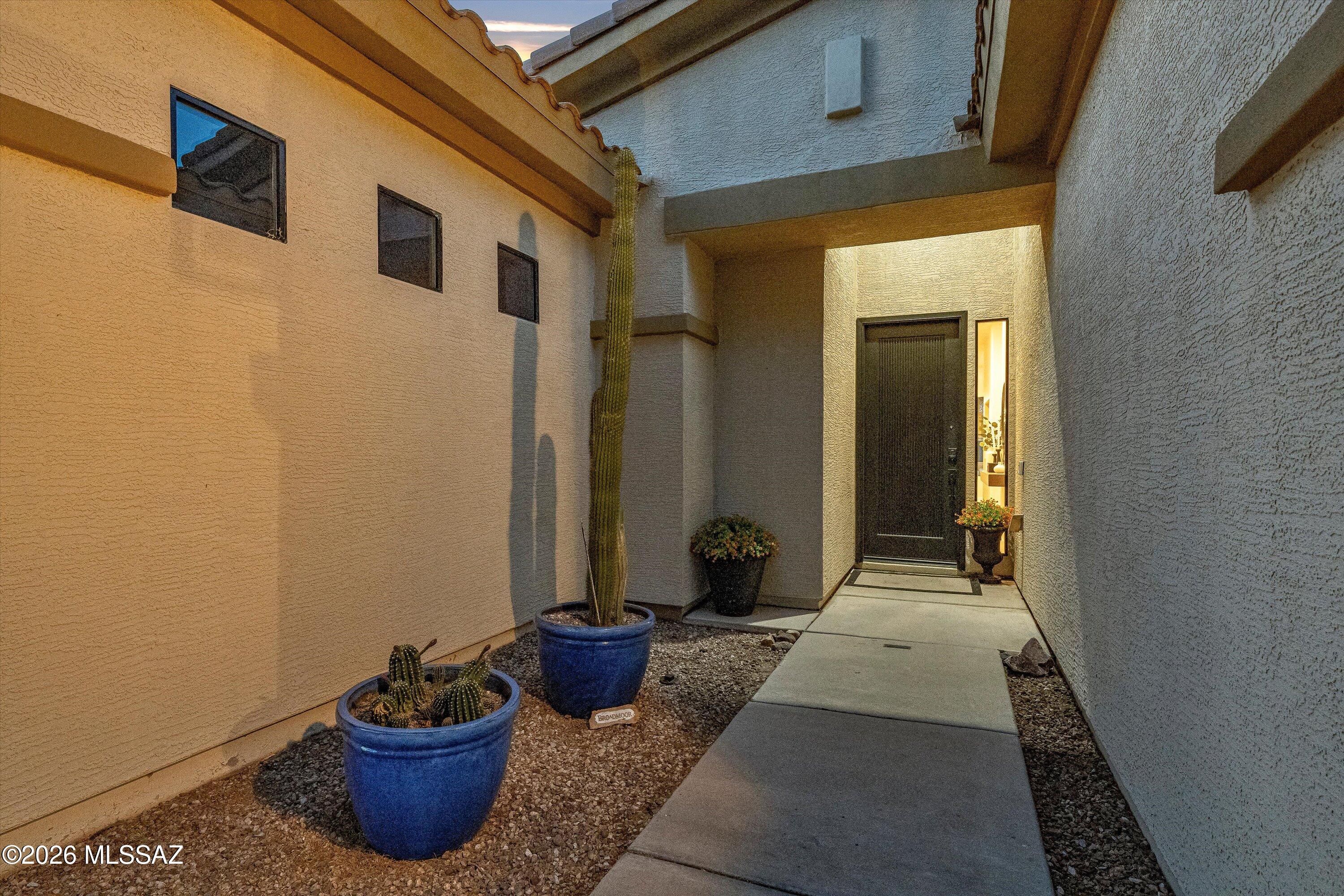 11976 N Thornbush Drive