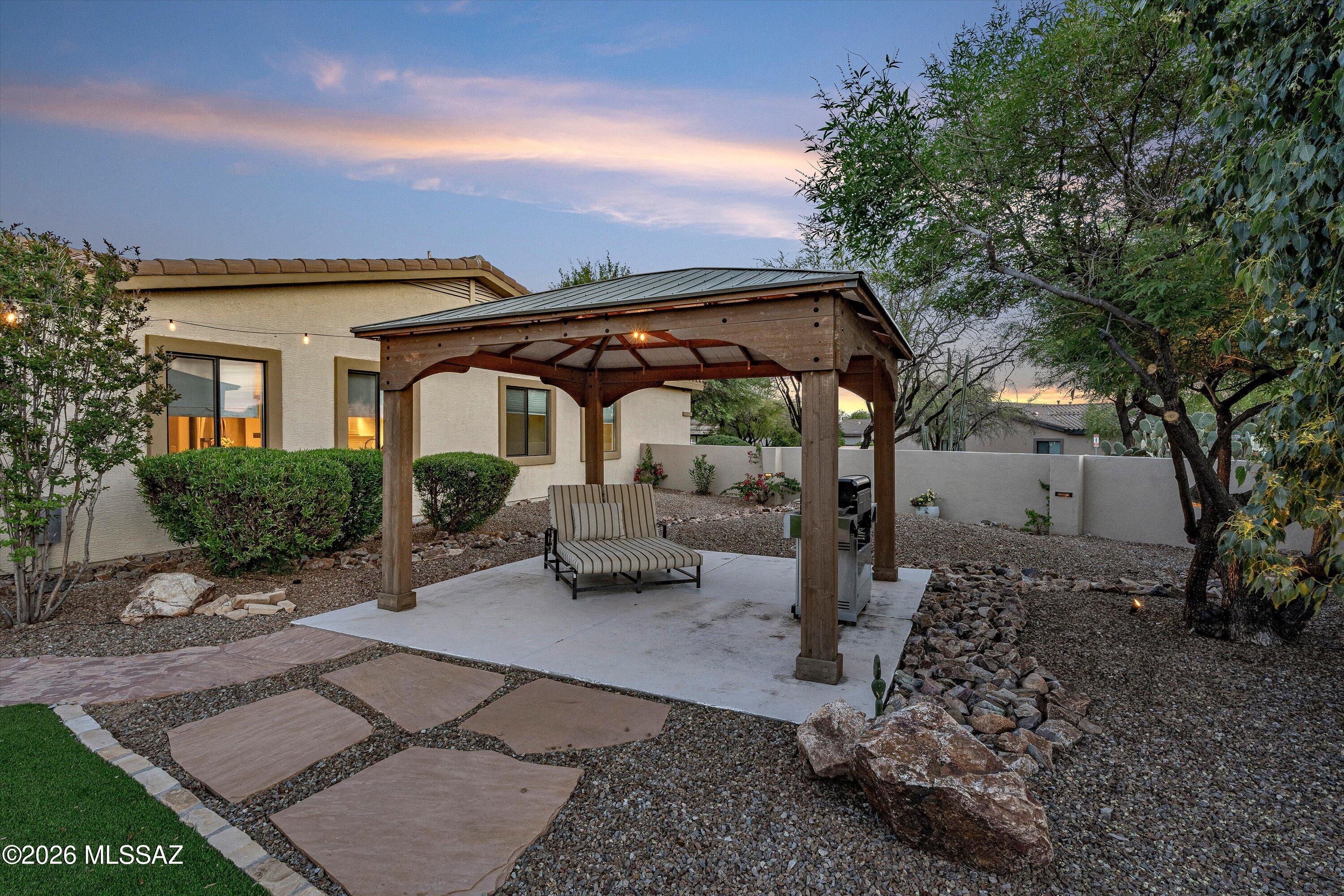 11976 N Thornbush Drive