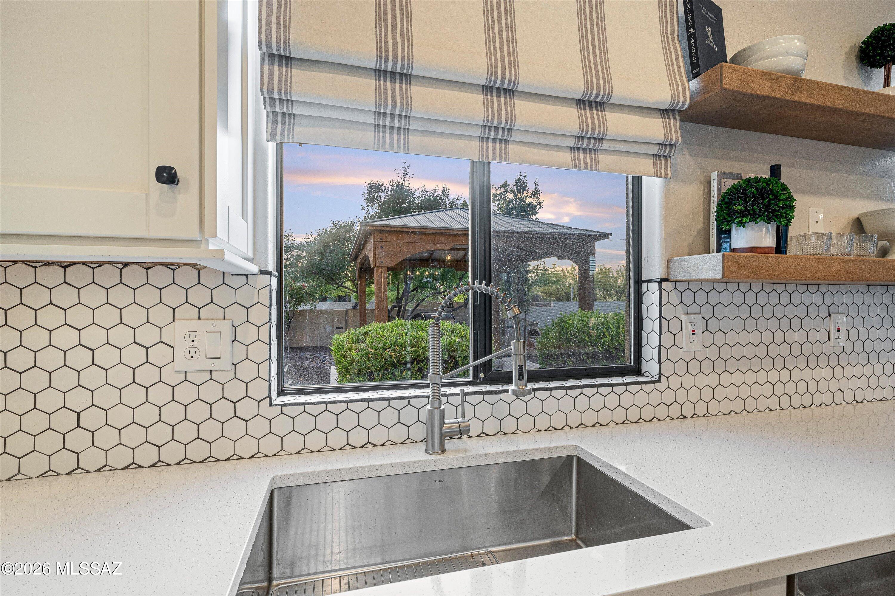 11976 N Thornbush Drive