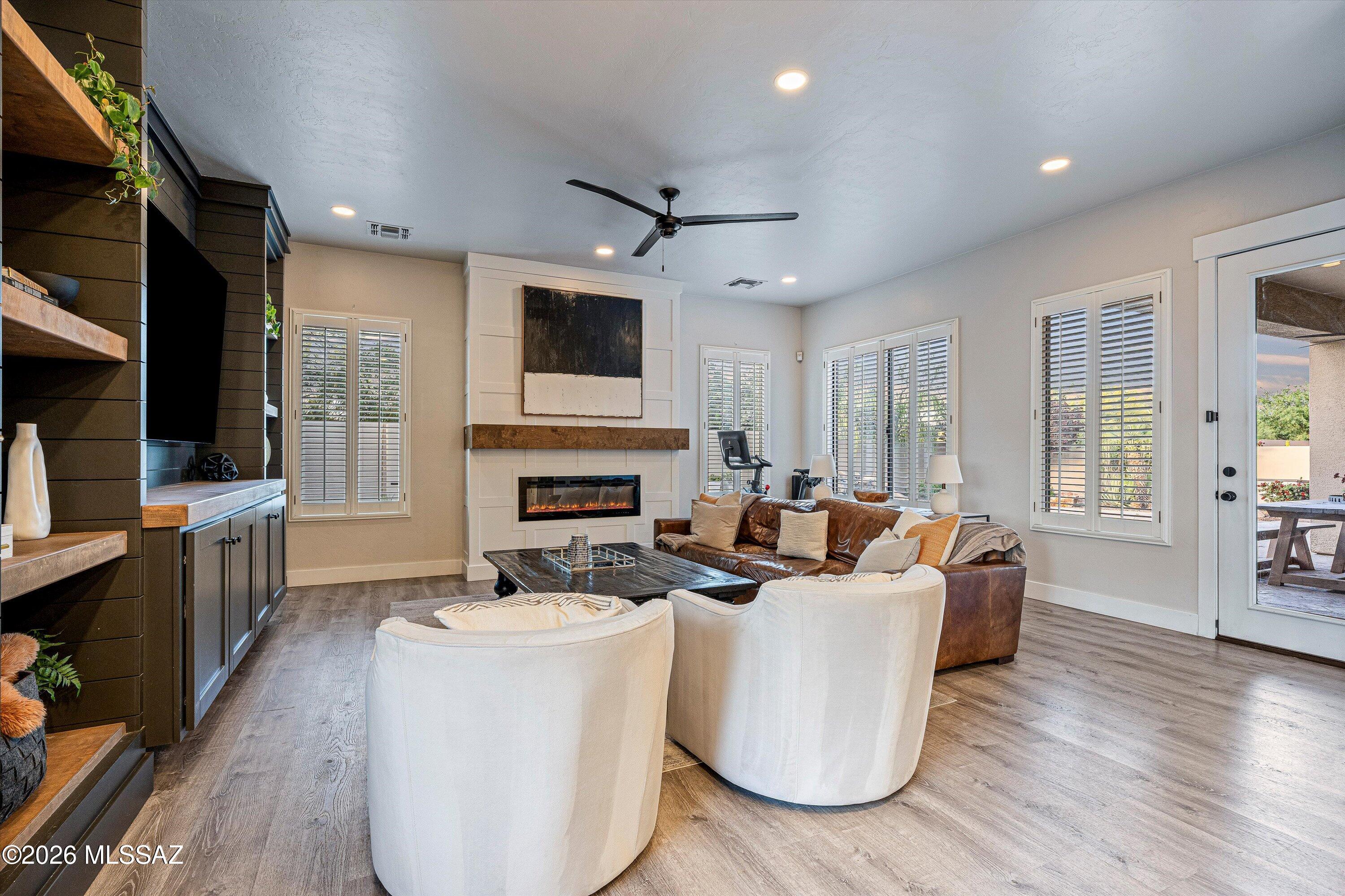 11976 N Thornbush Drive