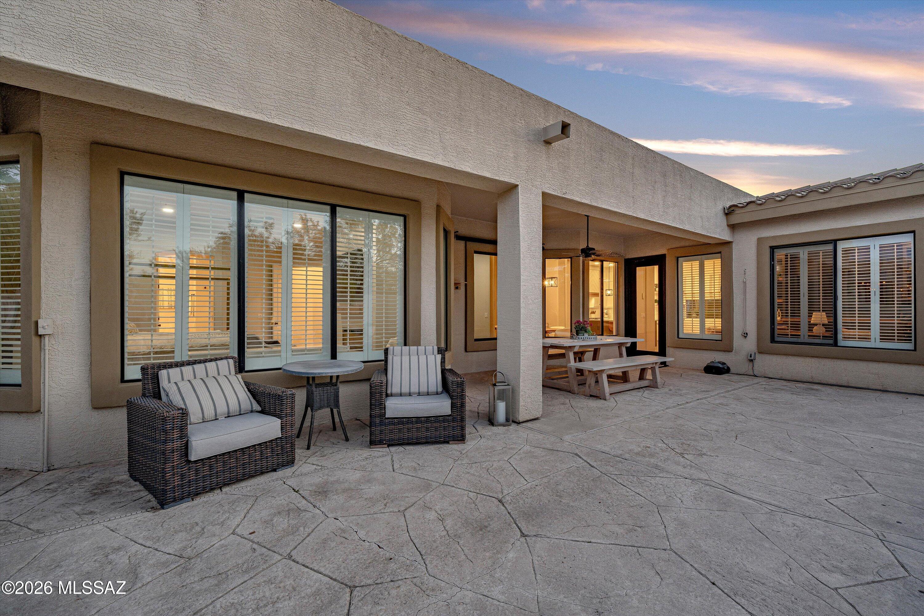 11976 N Thornbush Drive