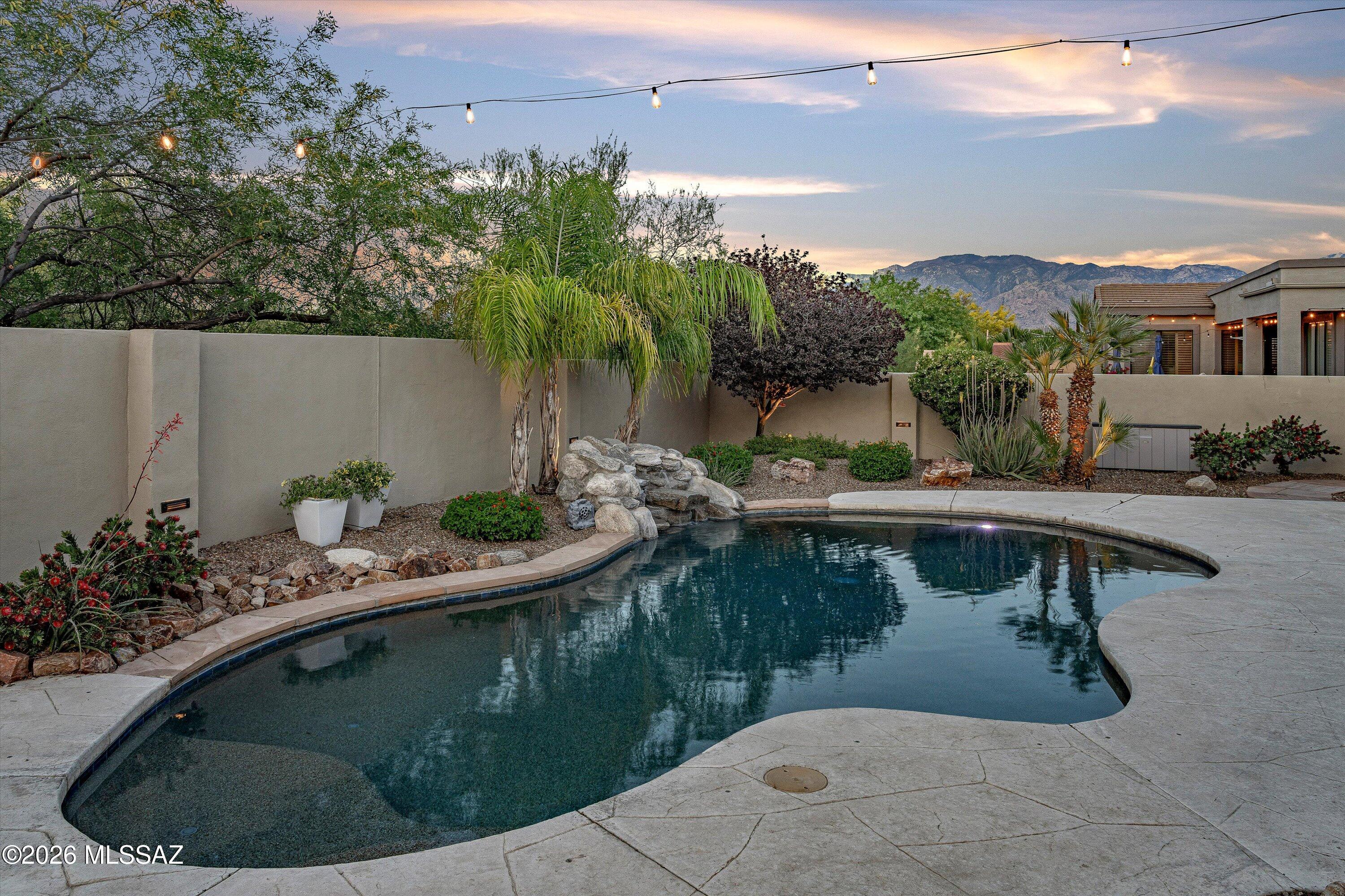 11976 N Thornbush Drive