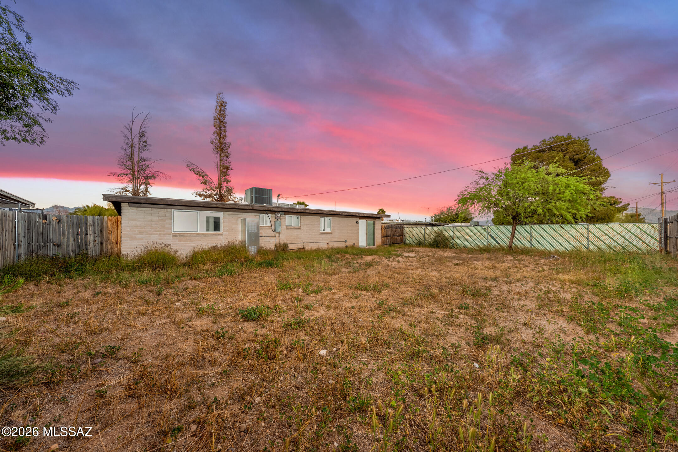 8032 E Victoria Drive