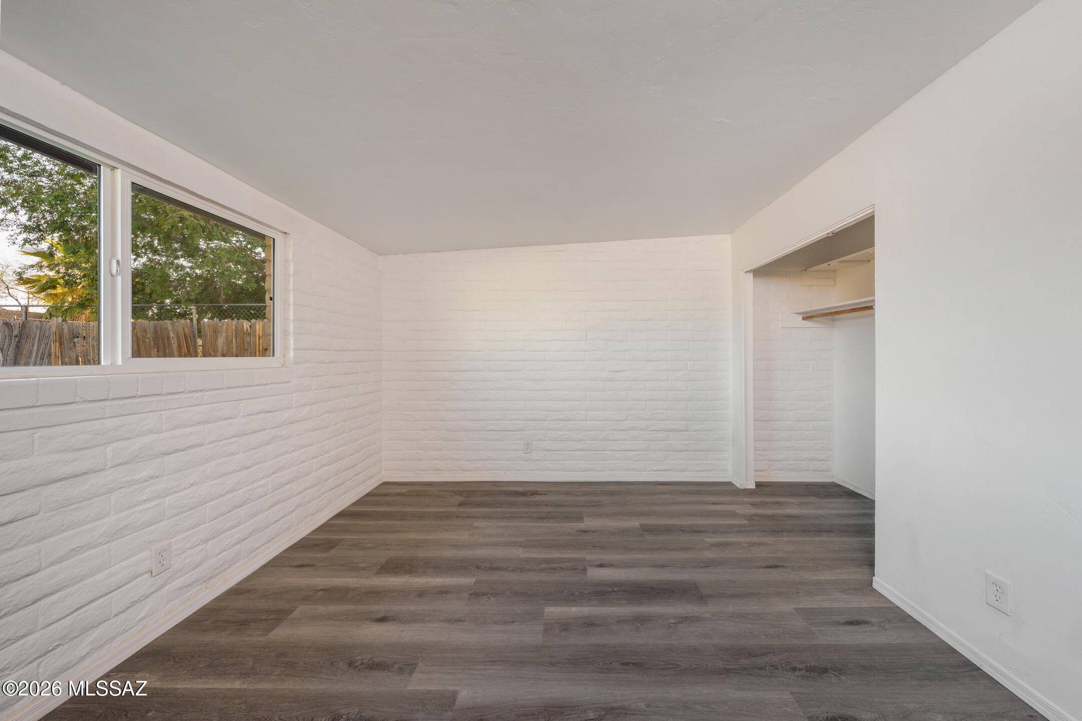 8032 E Victoria Drive