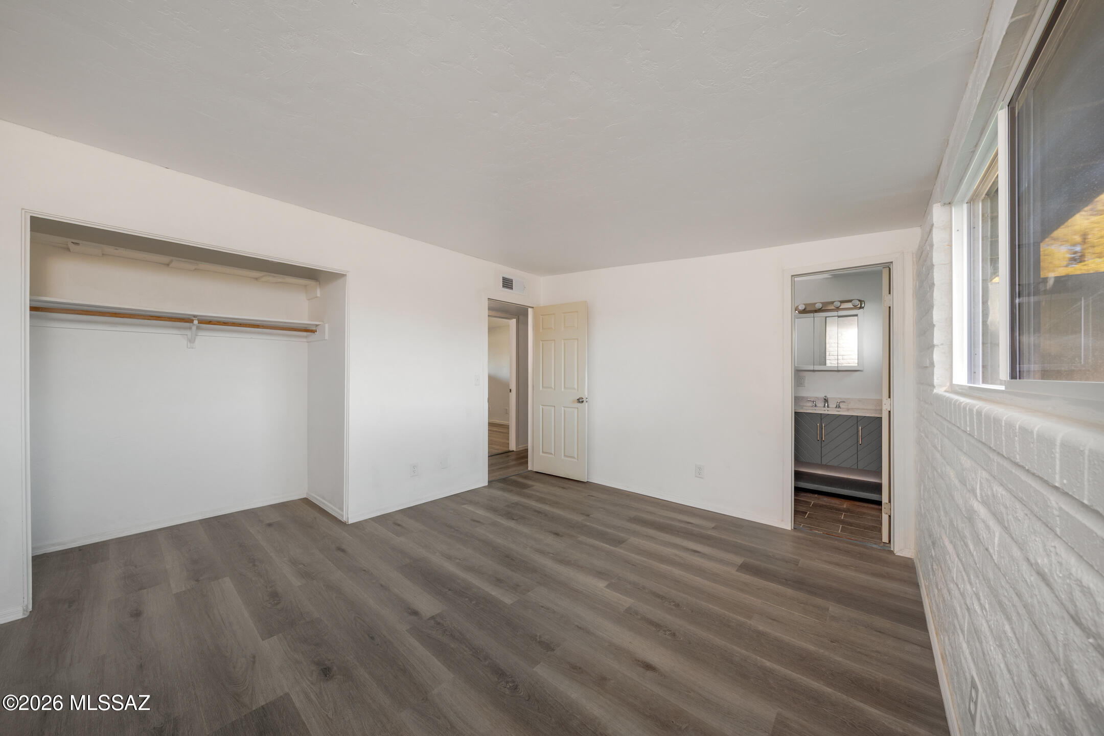 8032 E Victoria Drive