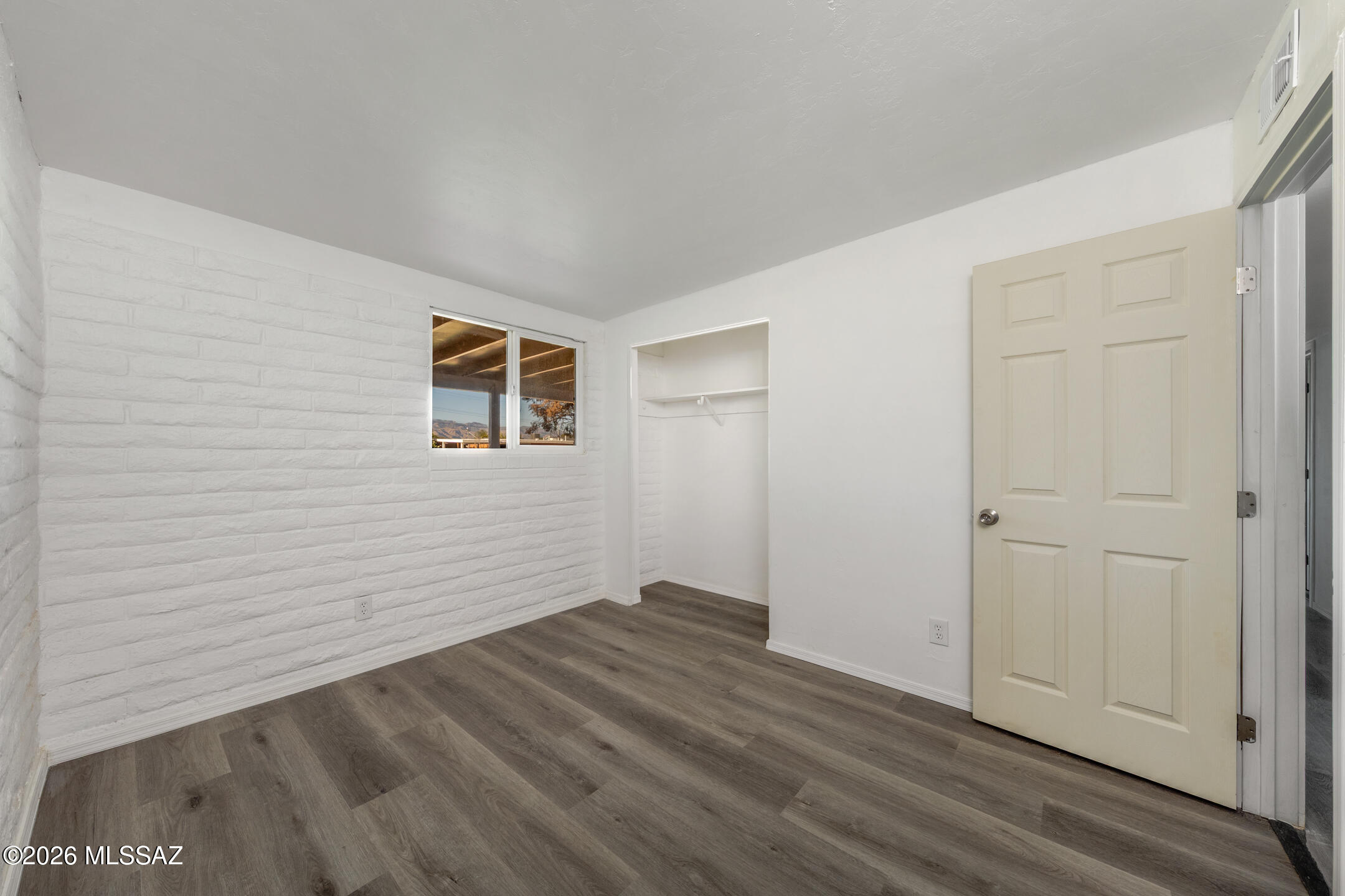 8032 E Victoria Drive