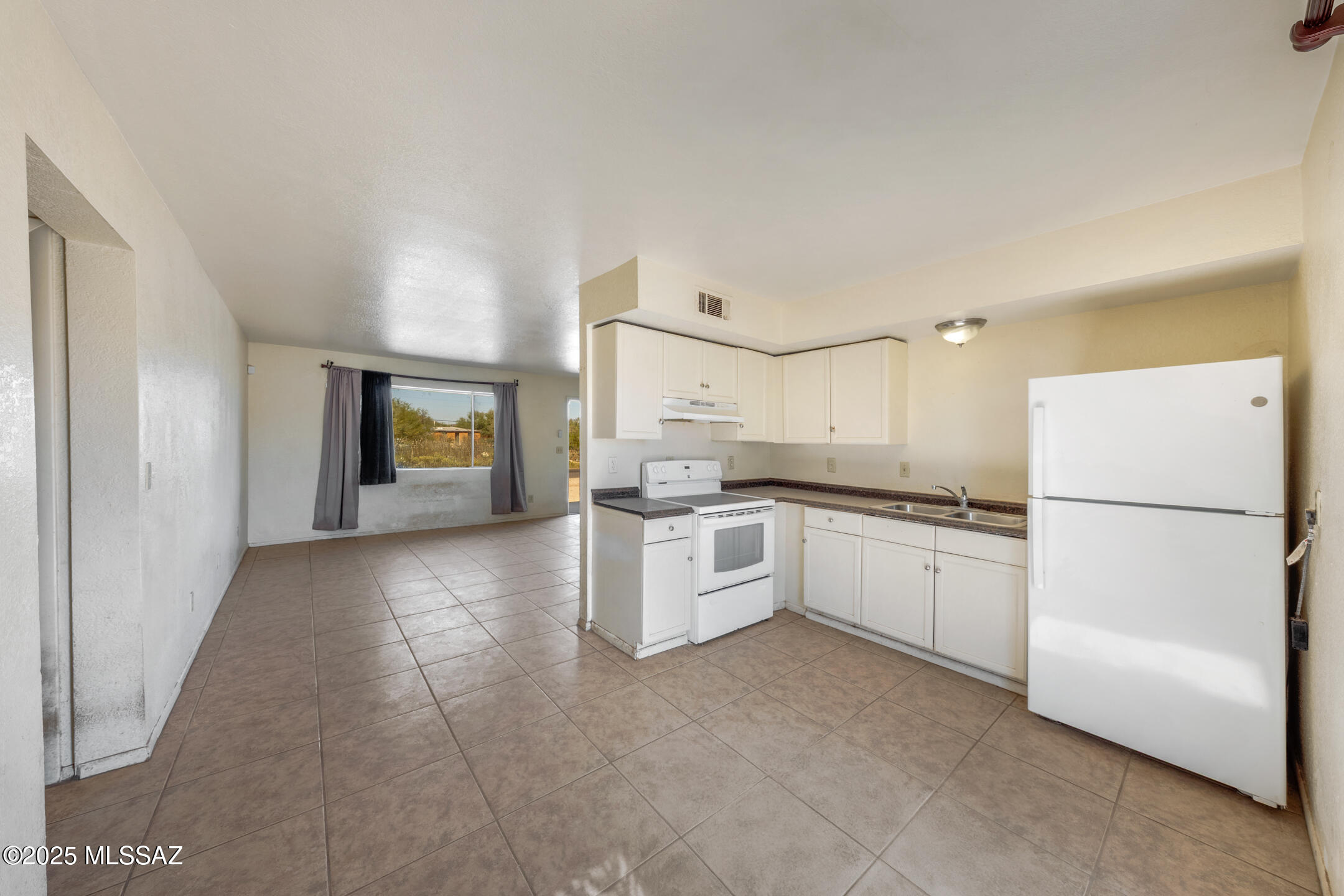 2275 W Dakota Street