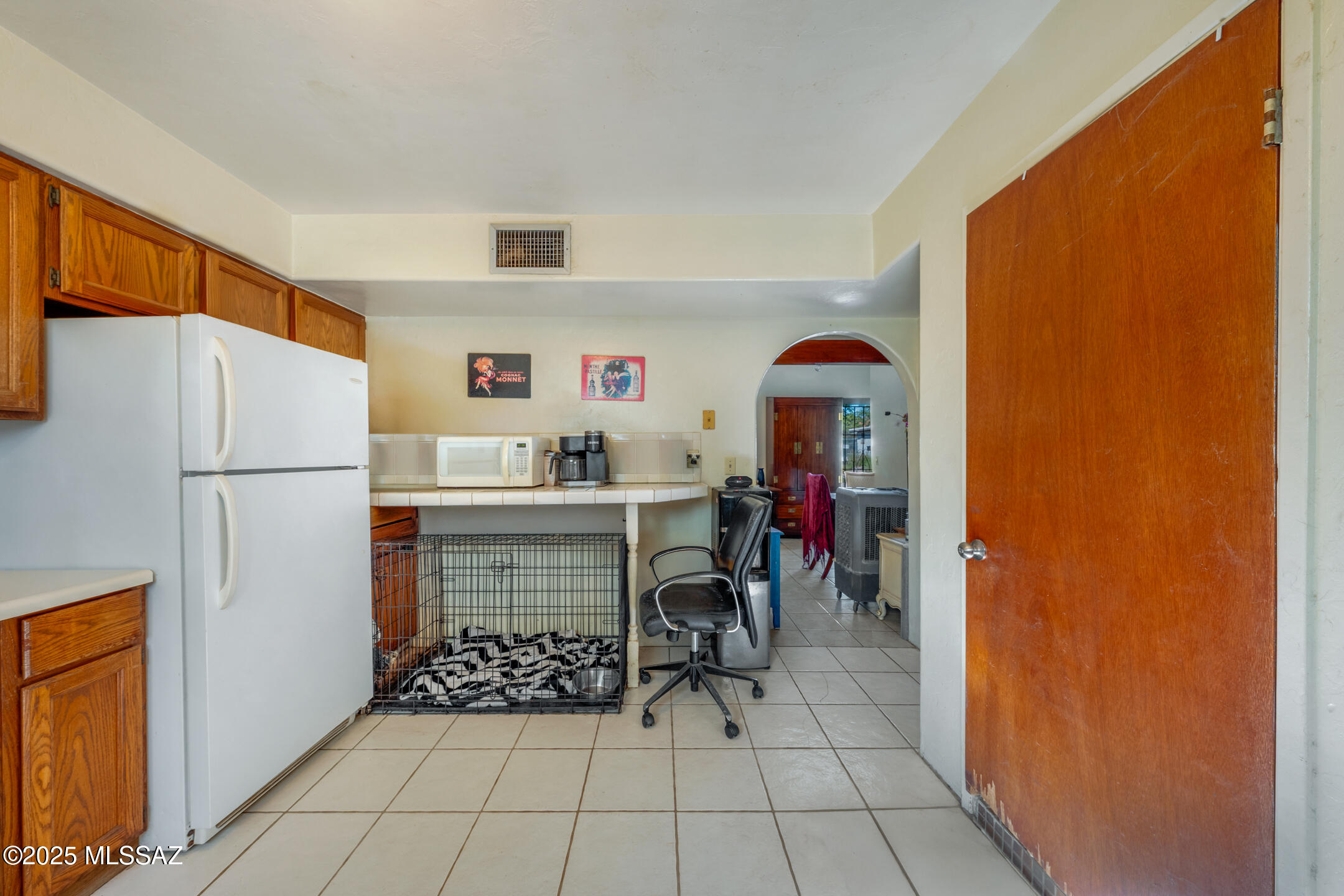 2813-2815 N Castro Avenue
