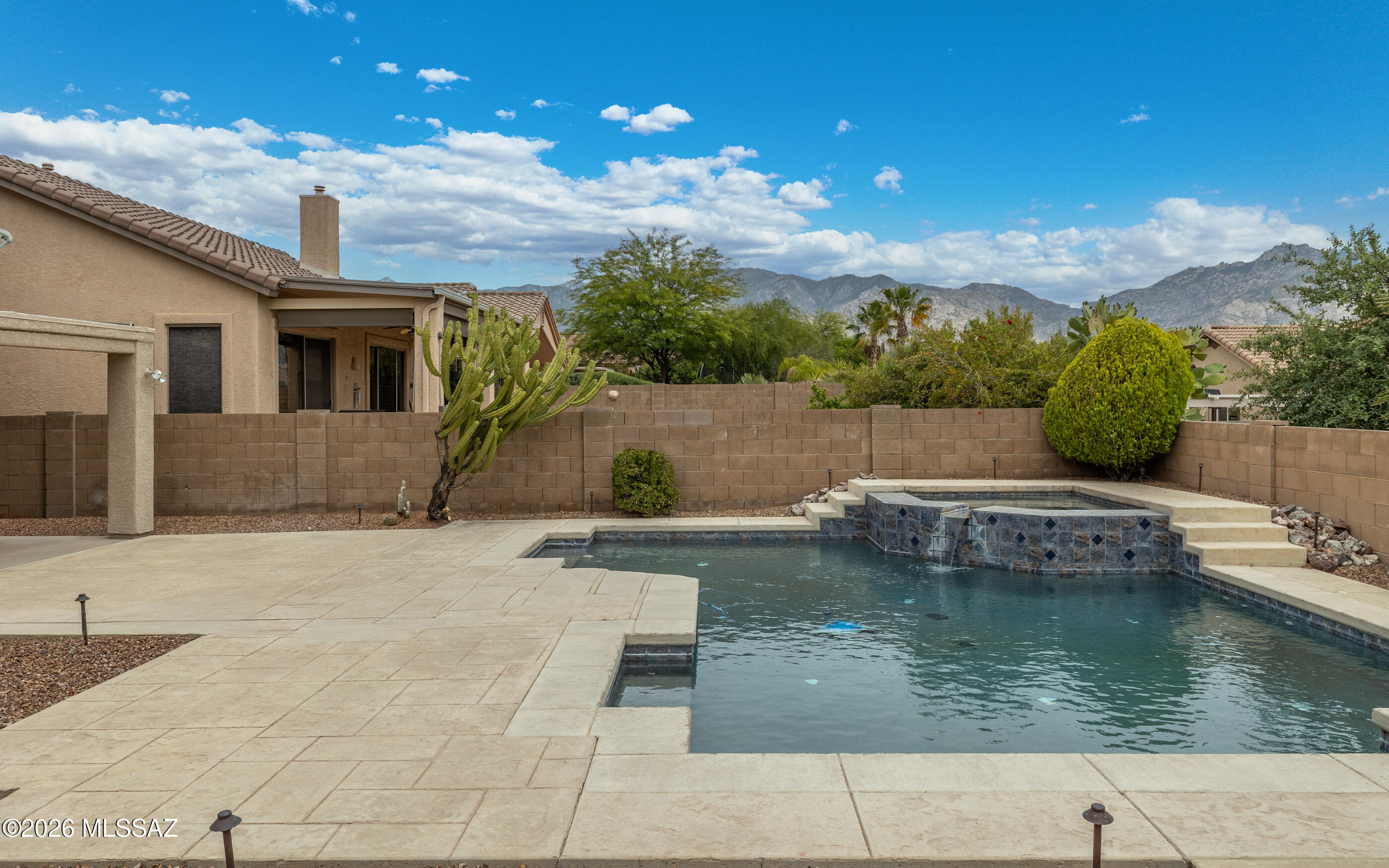 2196 E Rio Vistoso Lane