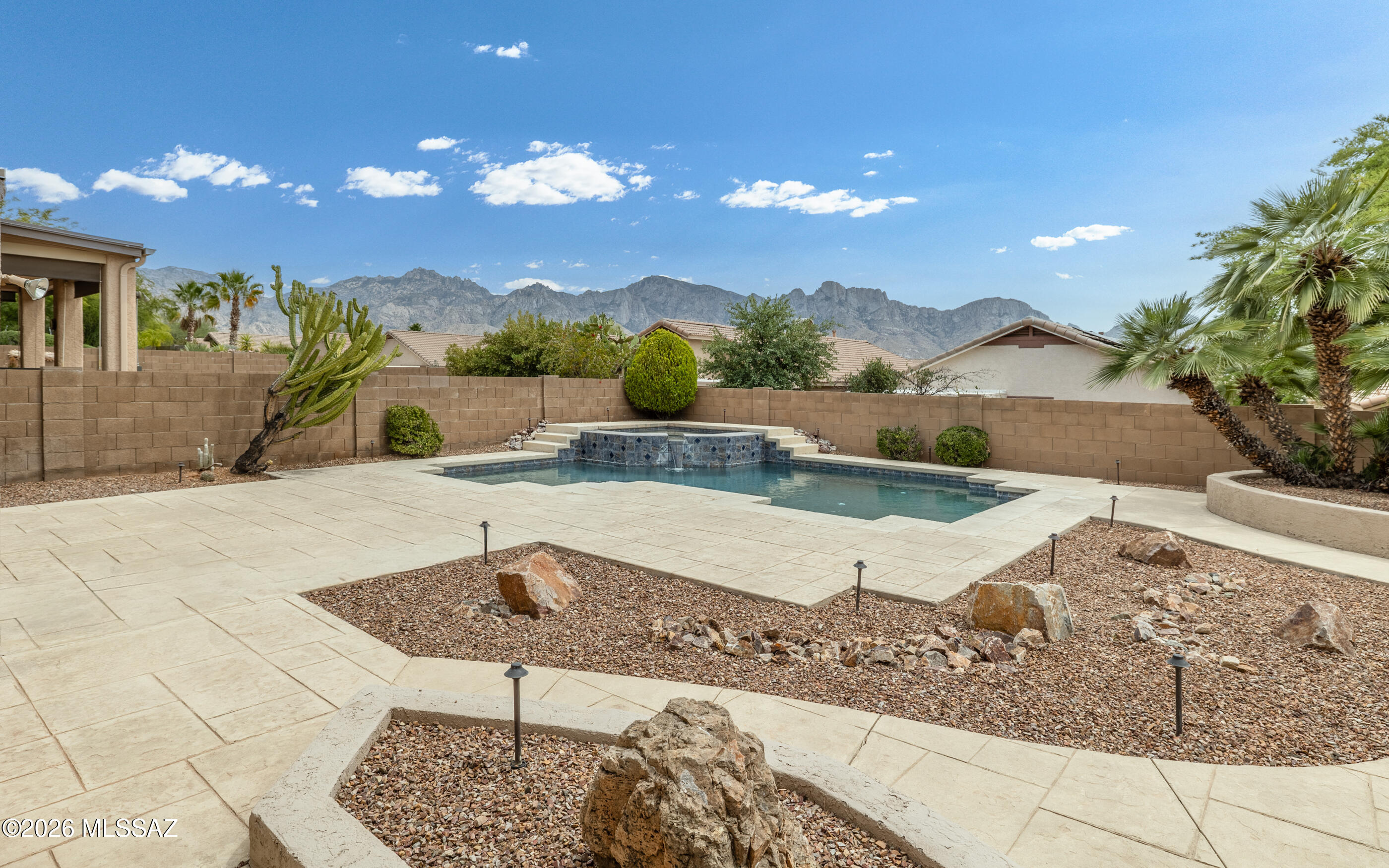 2196 E Rio Vistoso Lane