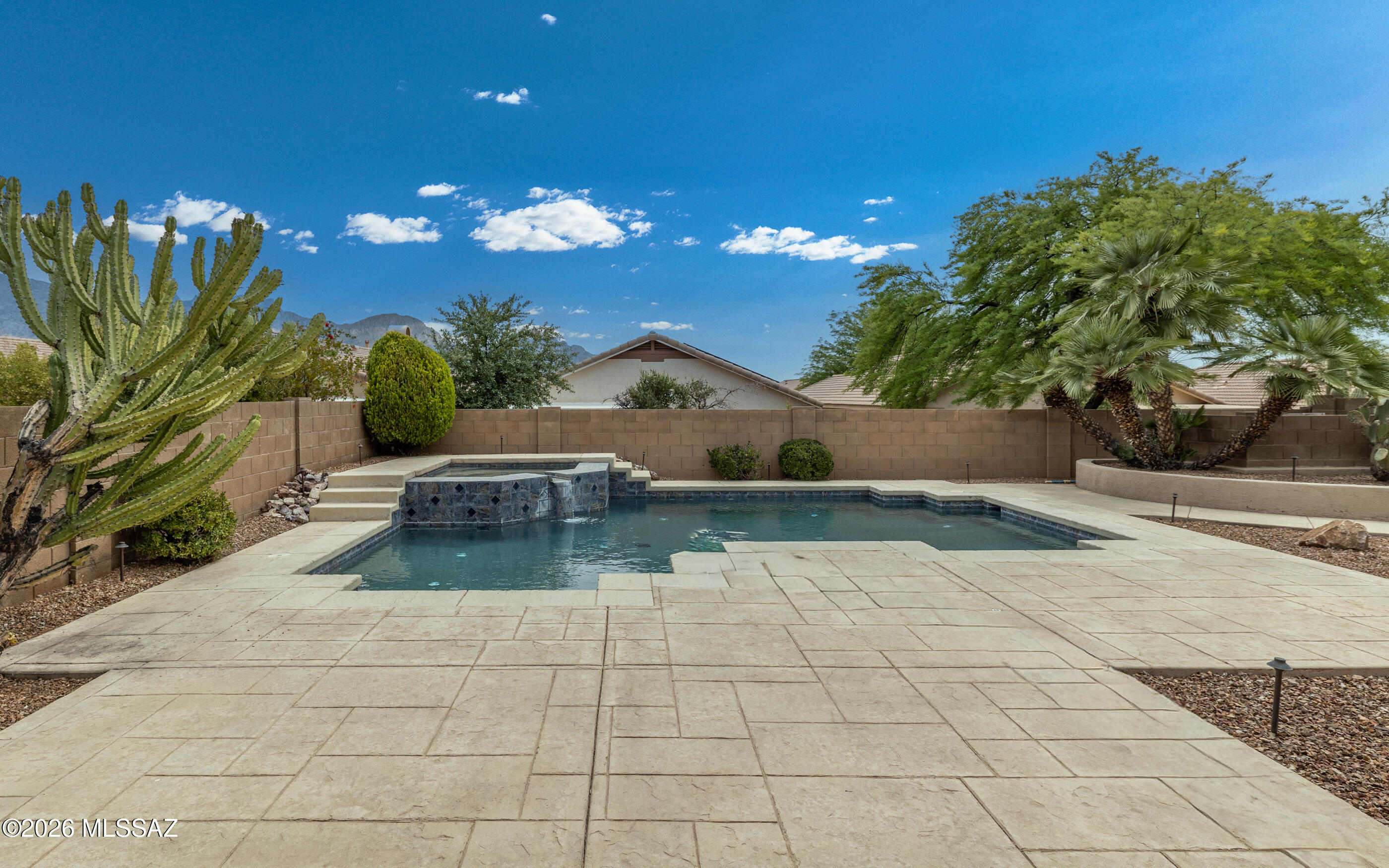 2196 E Rio Vistoso Lane