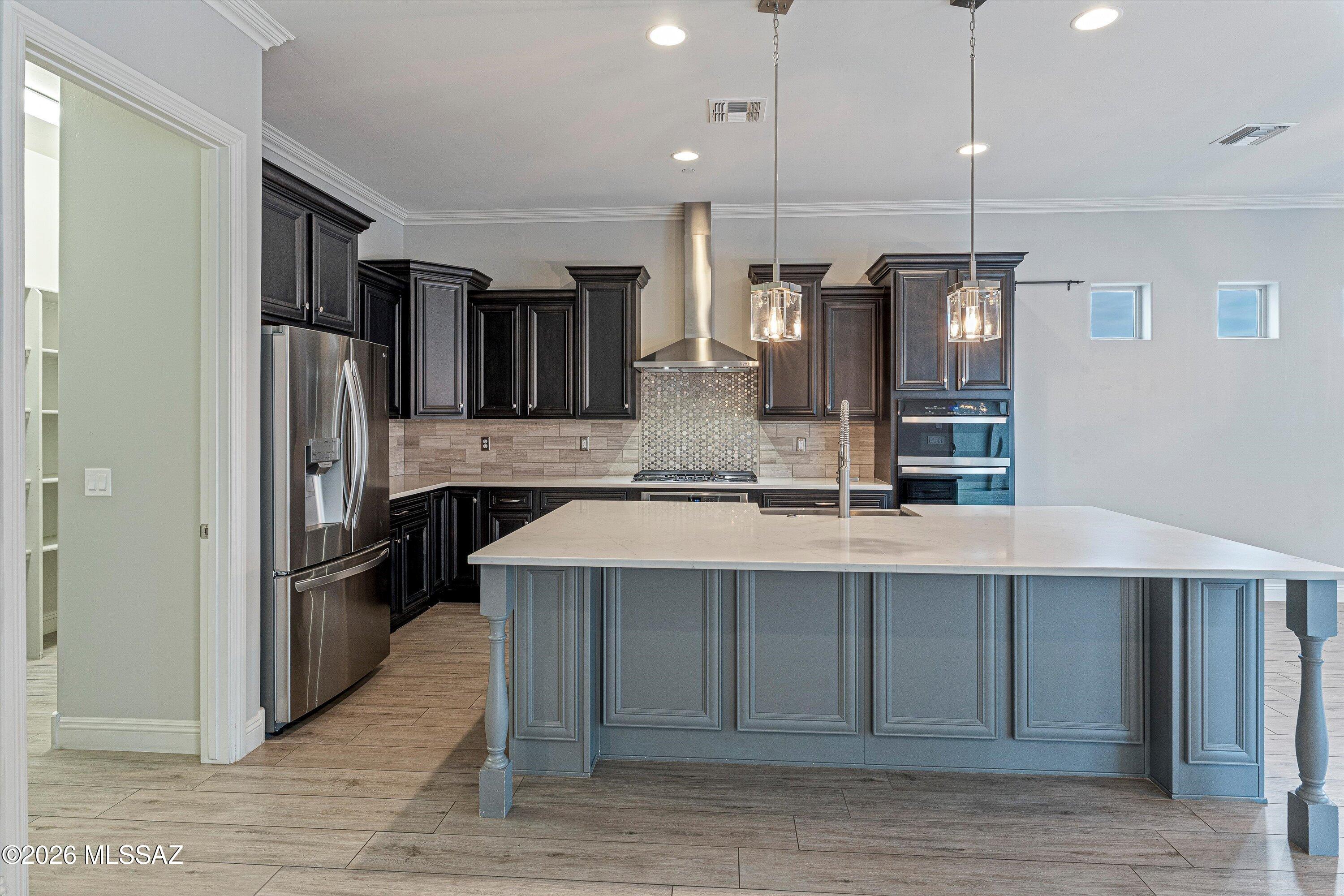 2447 N Wychwood Court