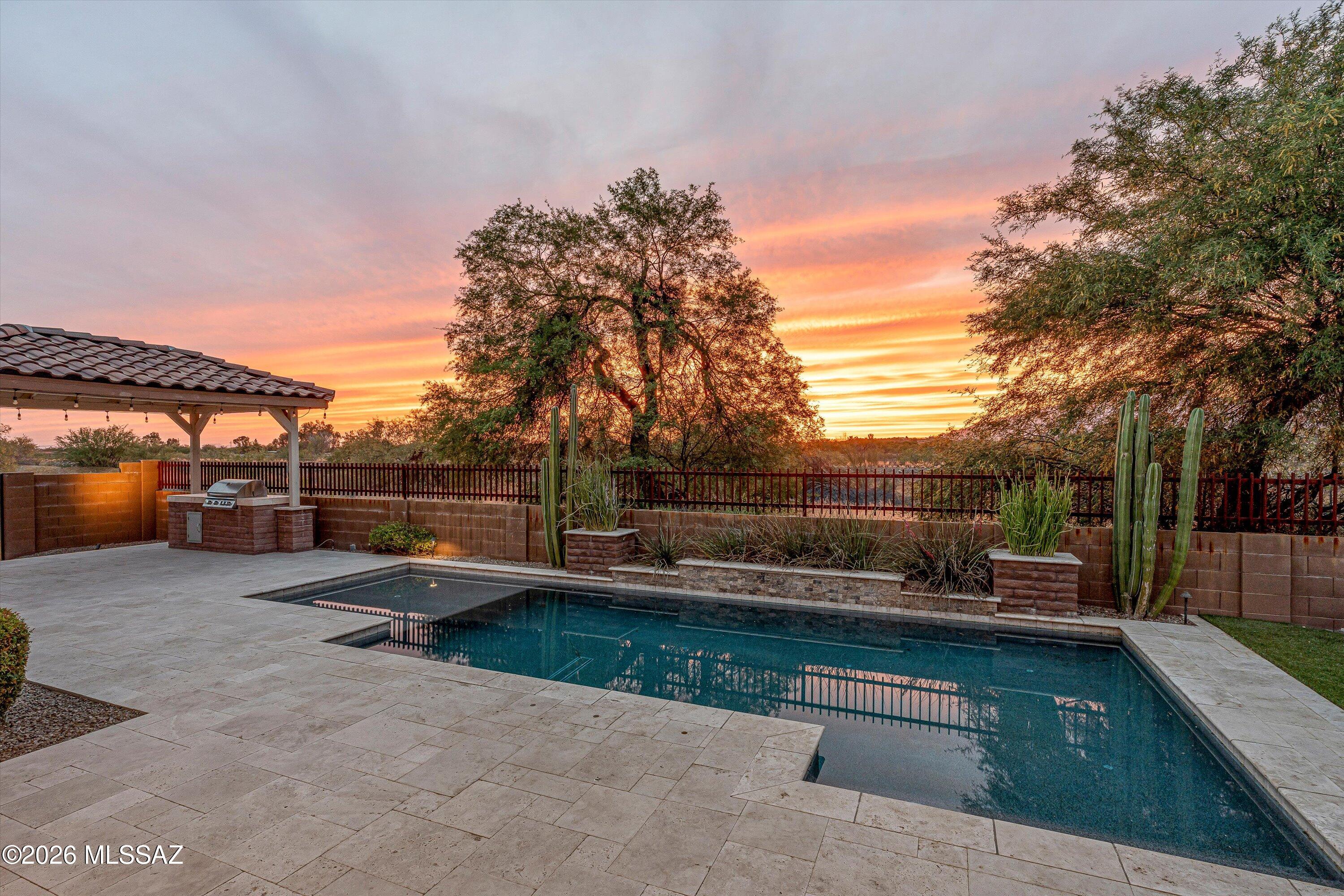 2447 N Wychwood Court