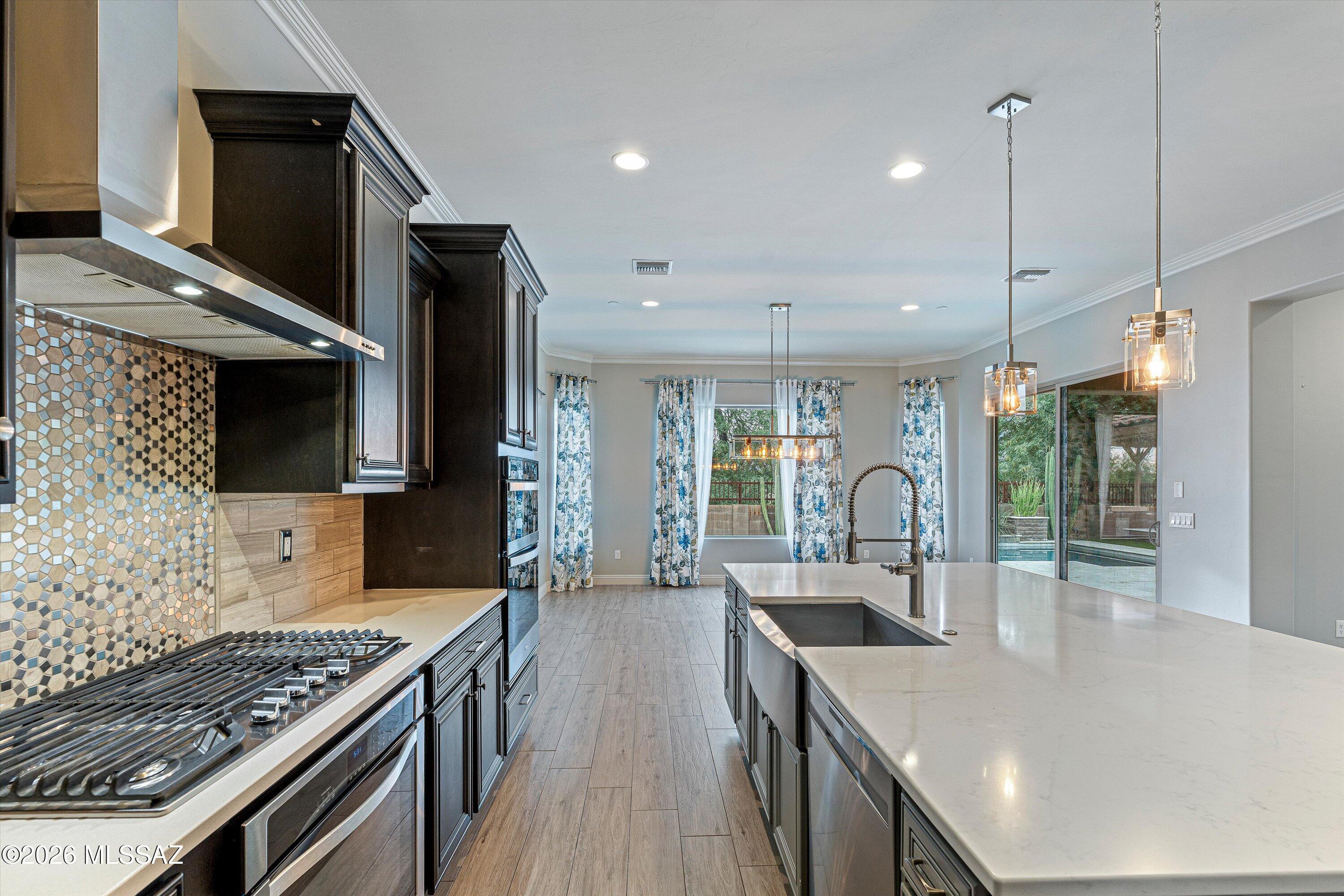 2447 N Wychwood Court