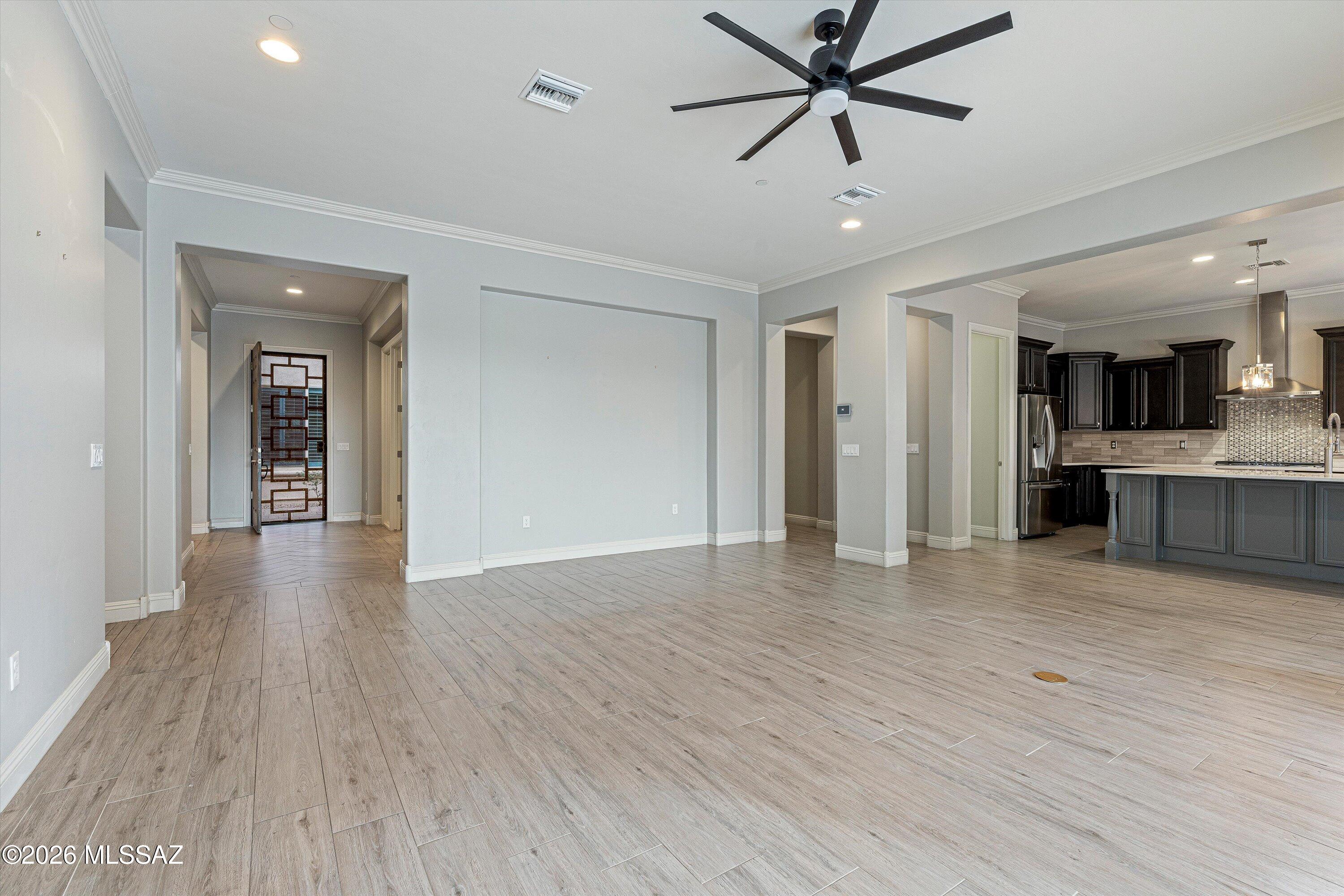2447 N Wychwood Court