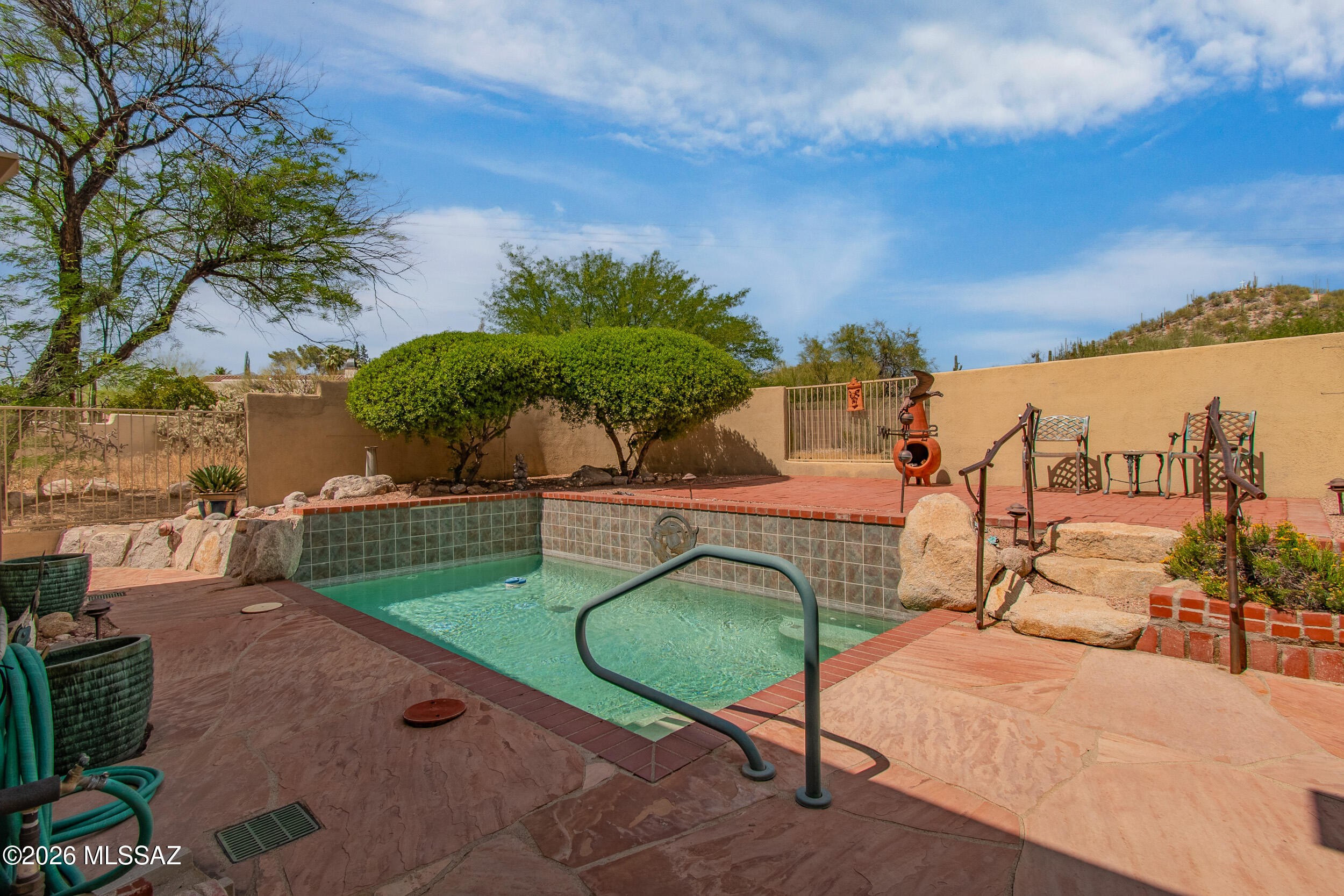 3776 N Creekside Place