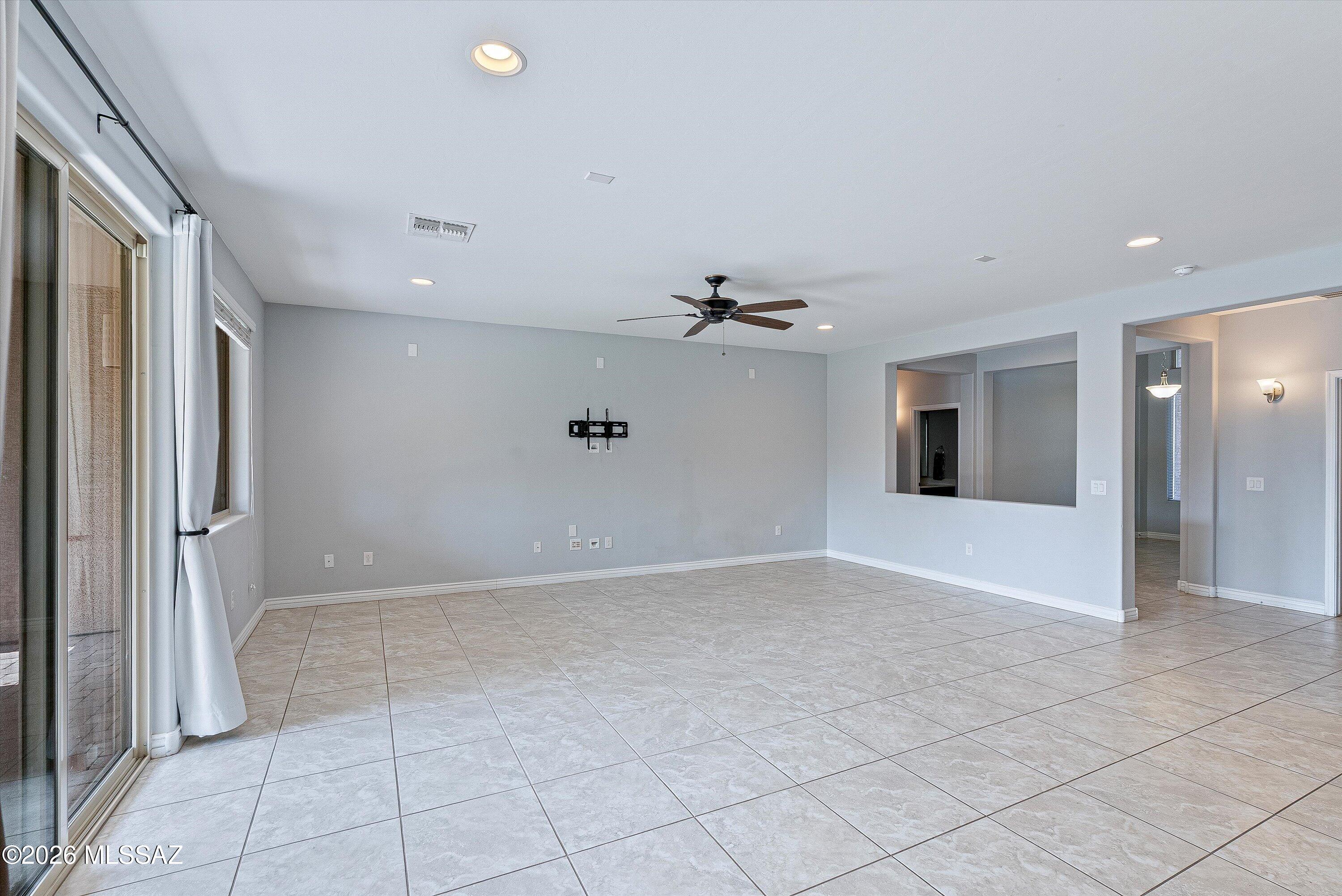 9636 N Havenwood Way