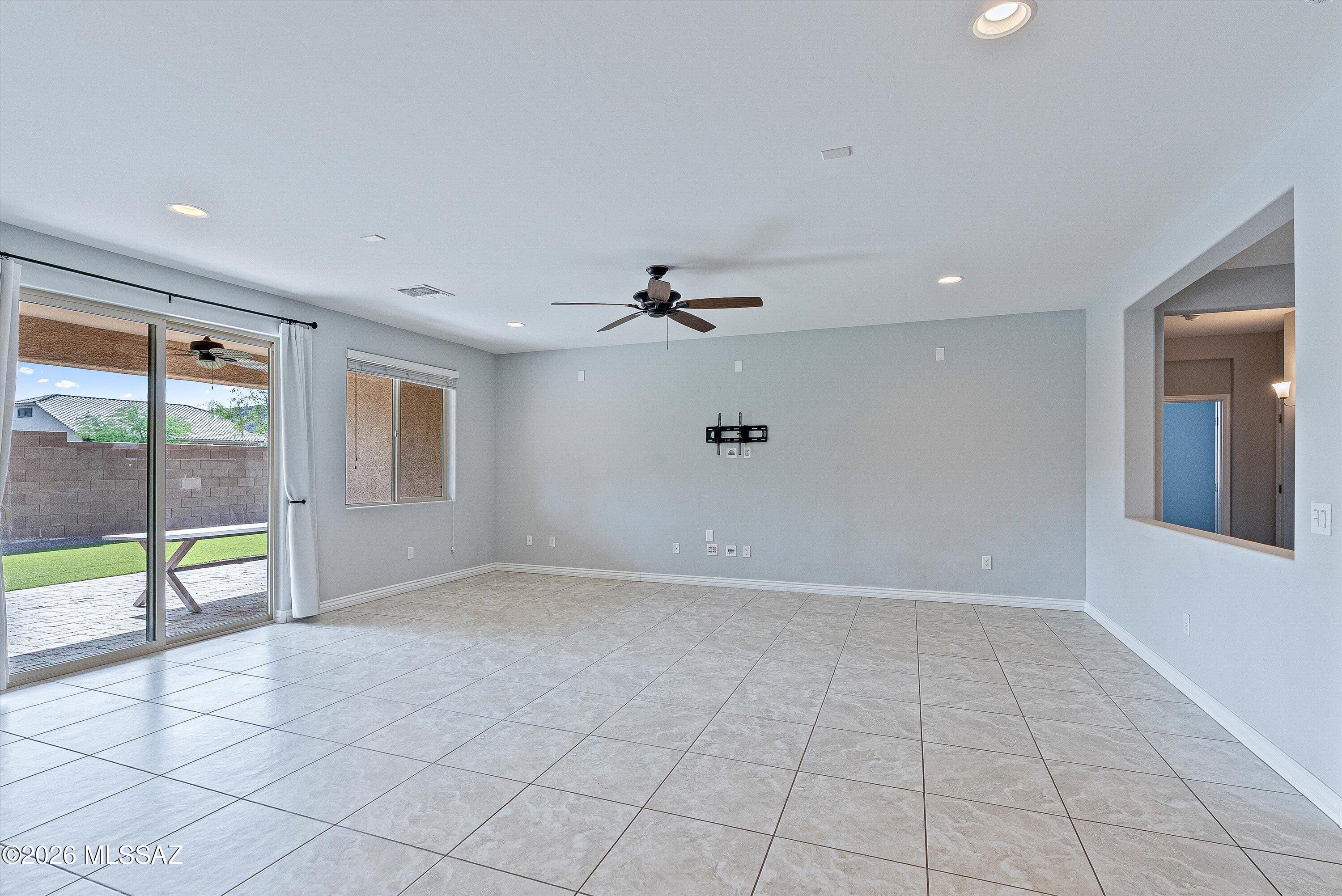 9636 N Havenwood Way