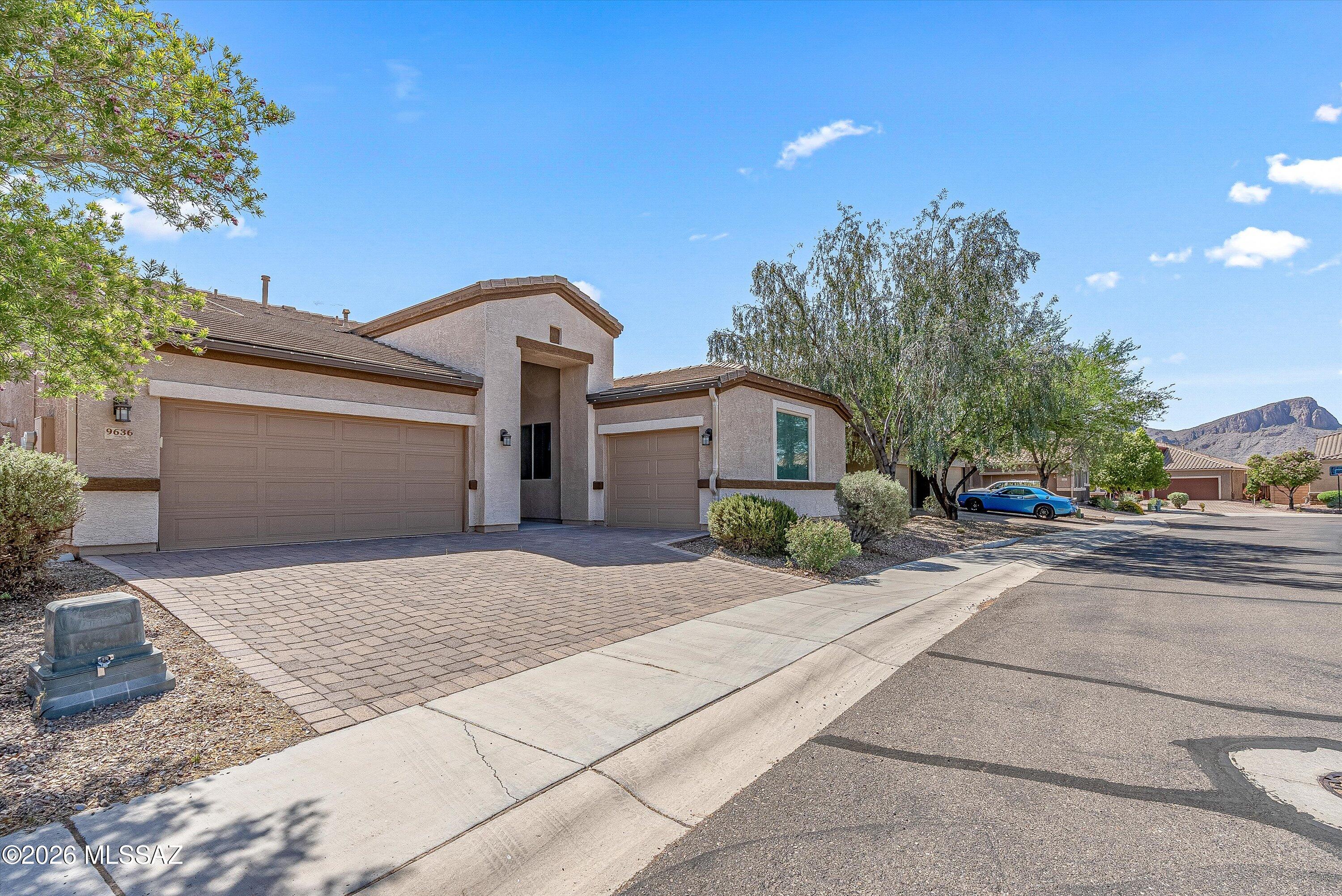 9636 N Havenwood Way