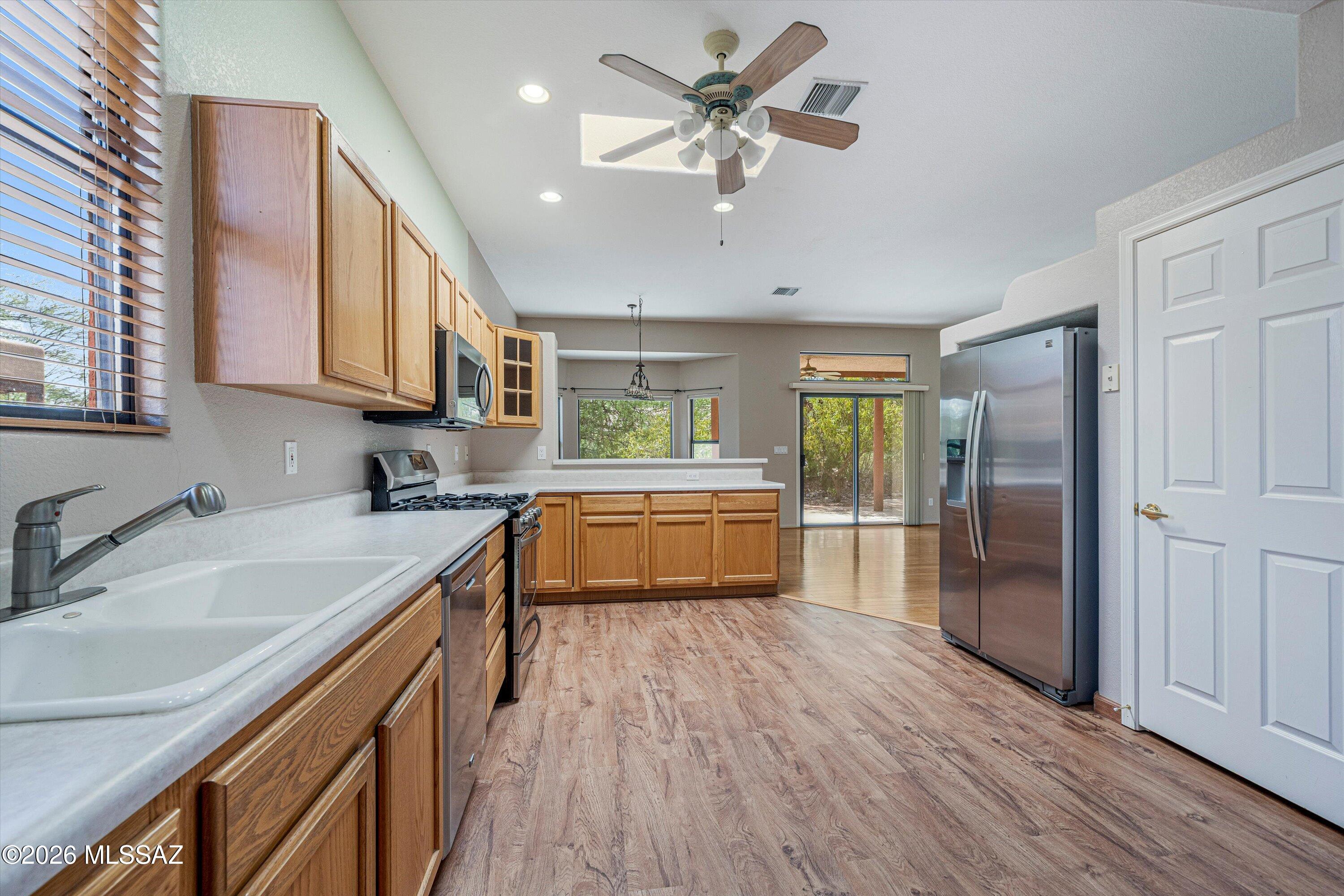 6035 W Ten Star Drive