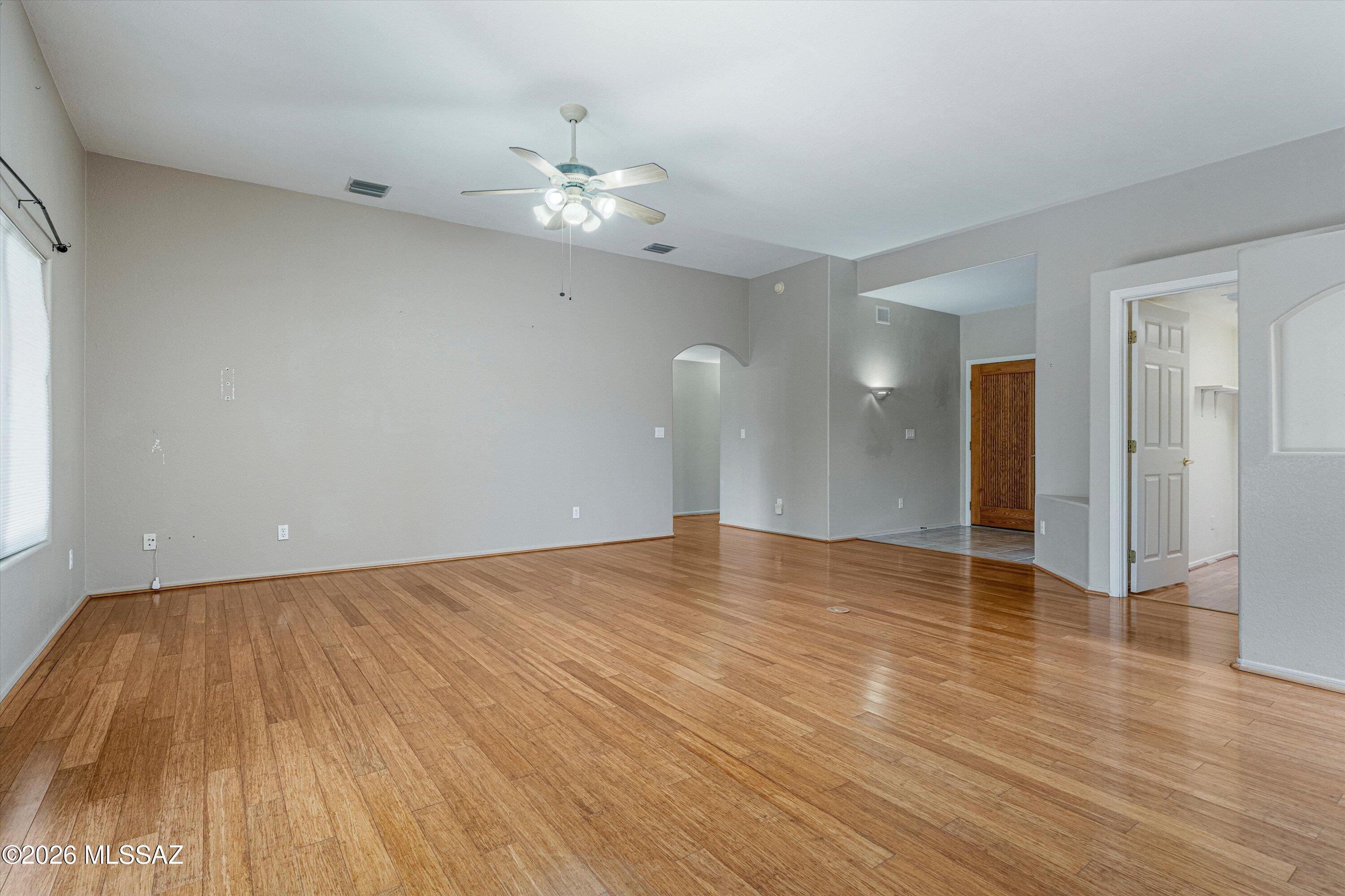 6035 W Ten Star Drive