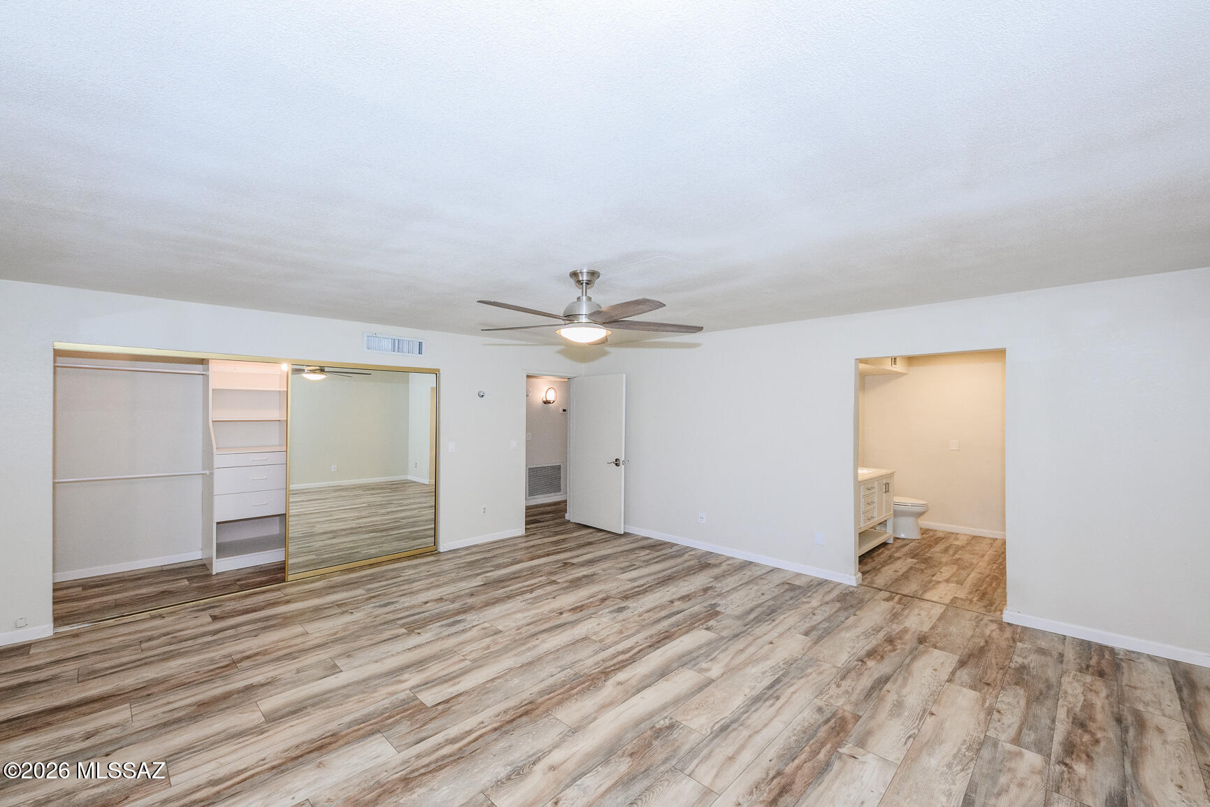 2406 N Shade Tree Circle