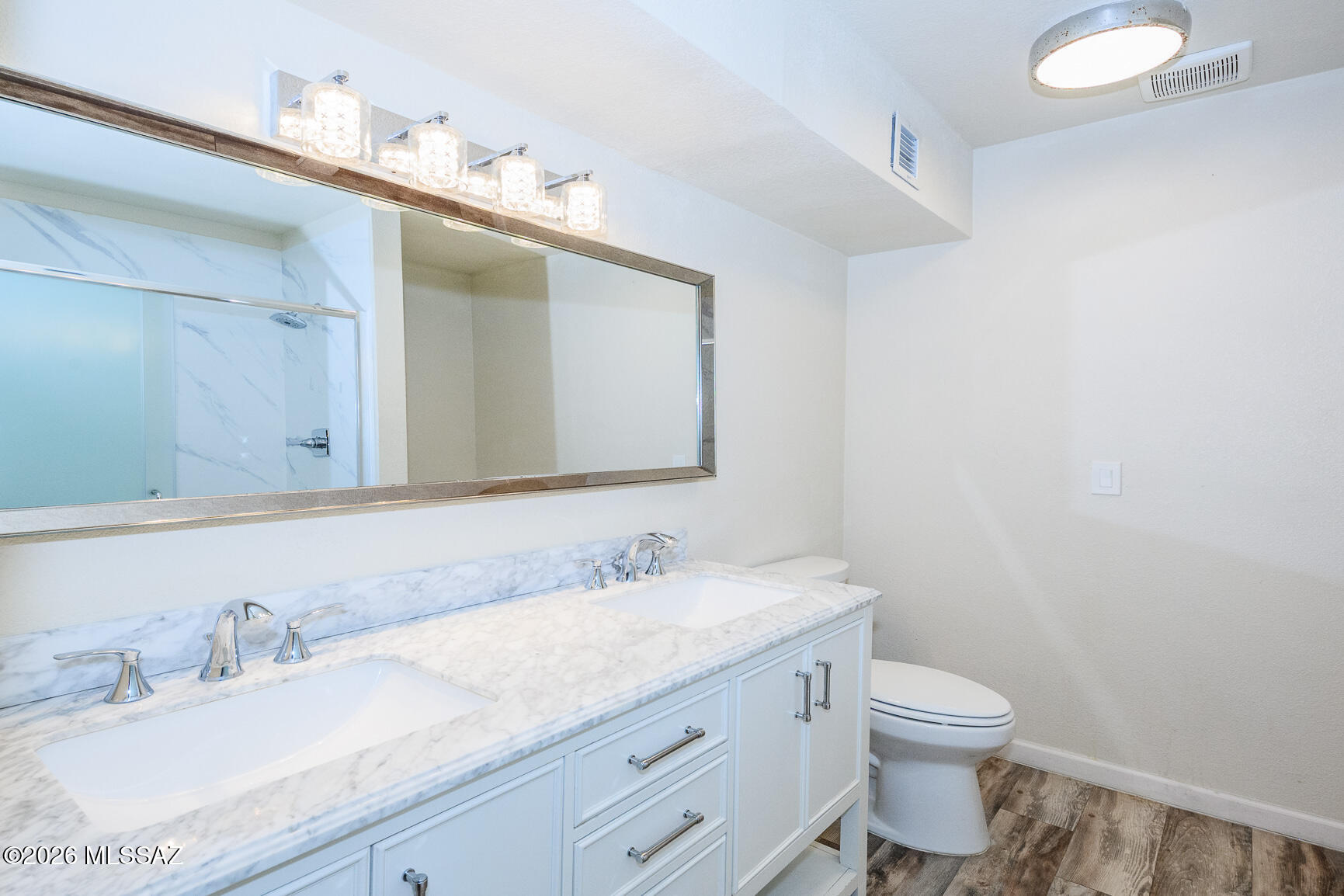 2406 N Shade Tree Circle