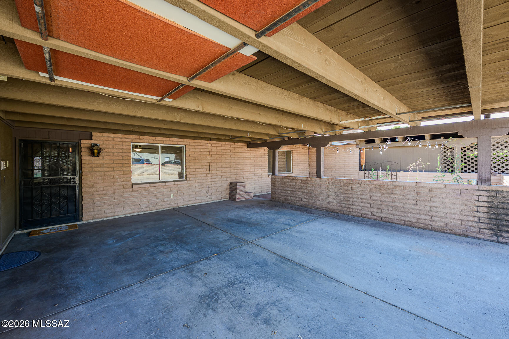 2406 N Shade Tree Circle