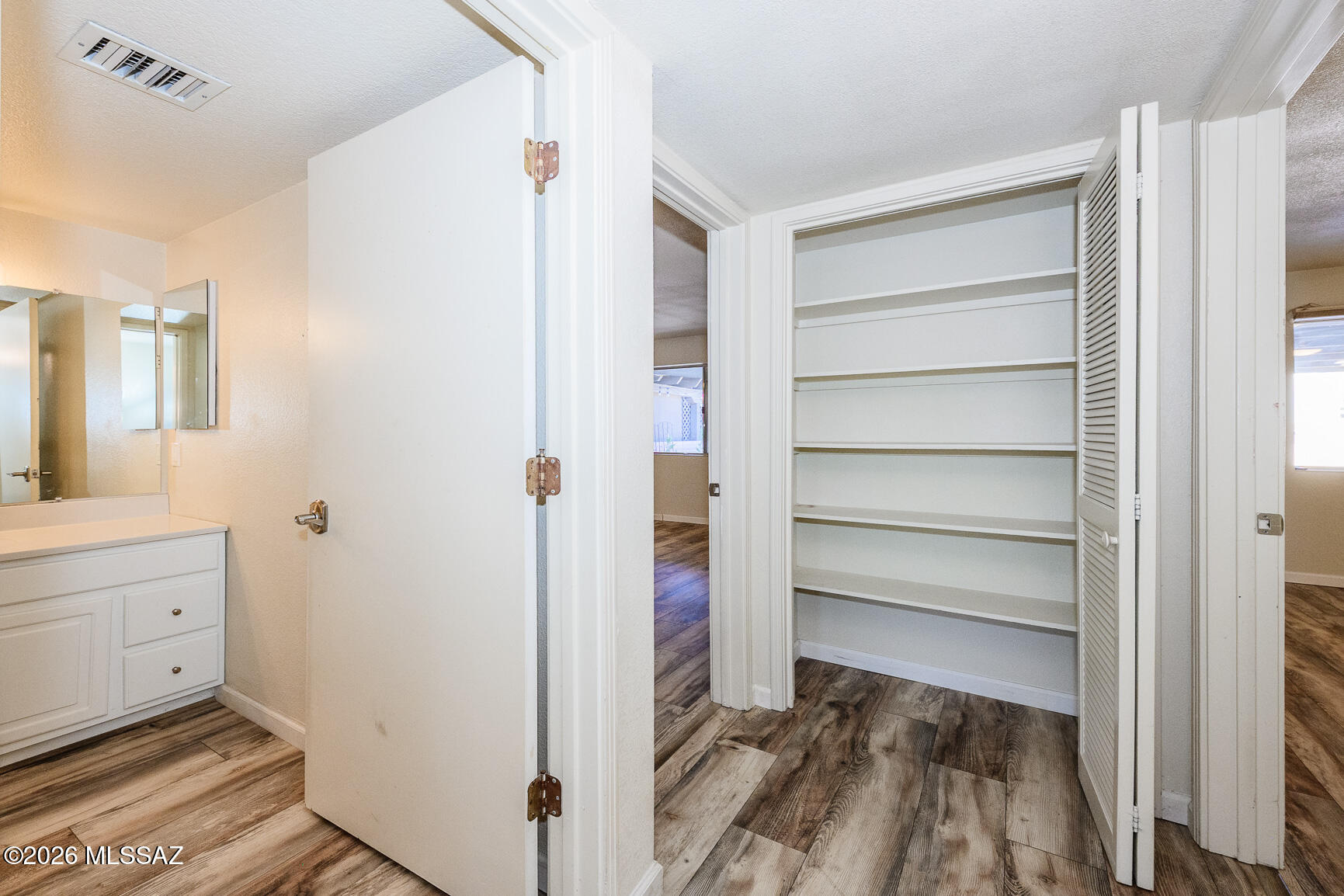 2406 N Shade Tree Circle