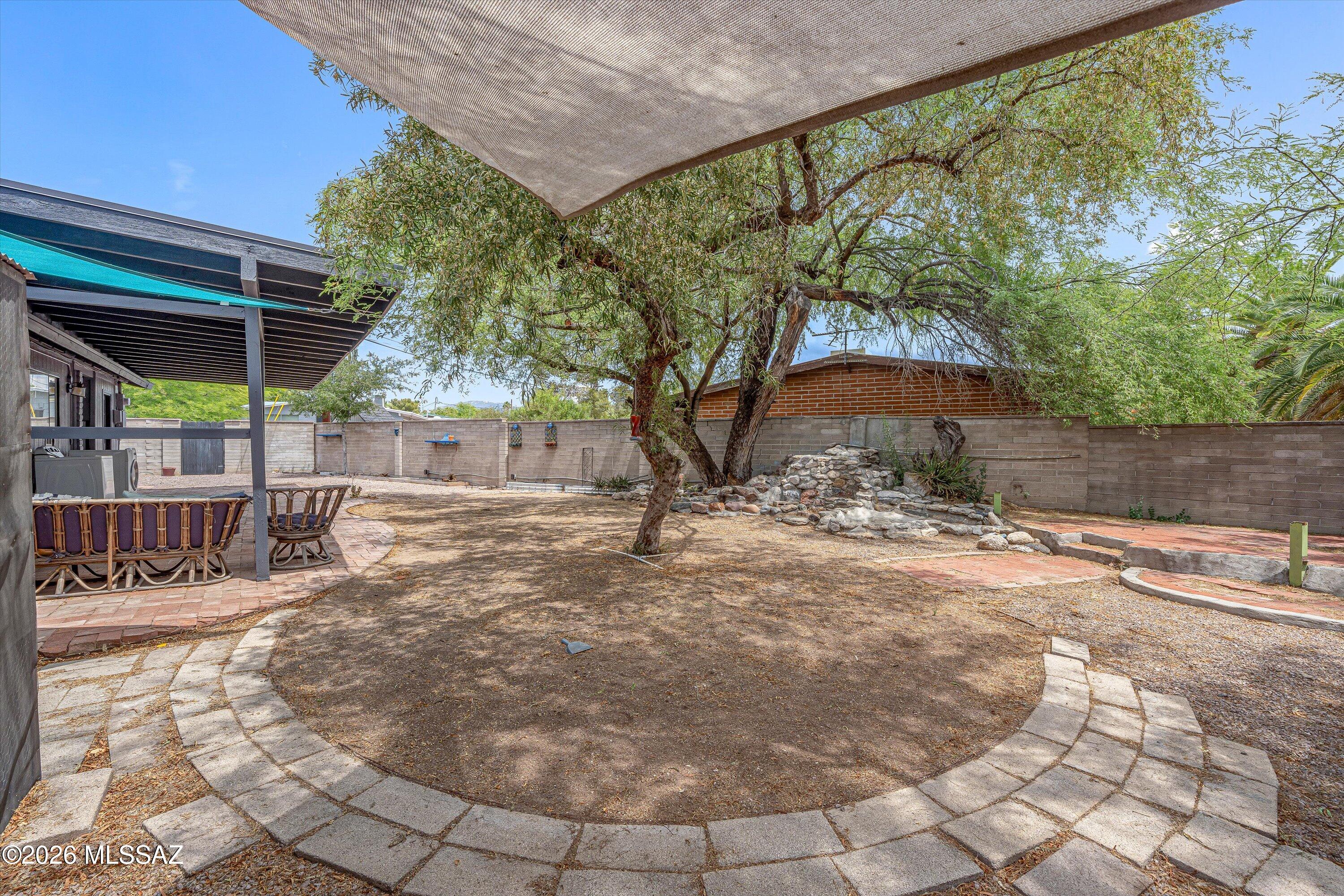 8302 E Kenyon Drive