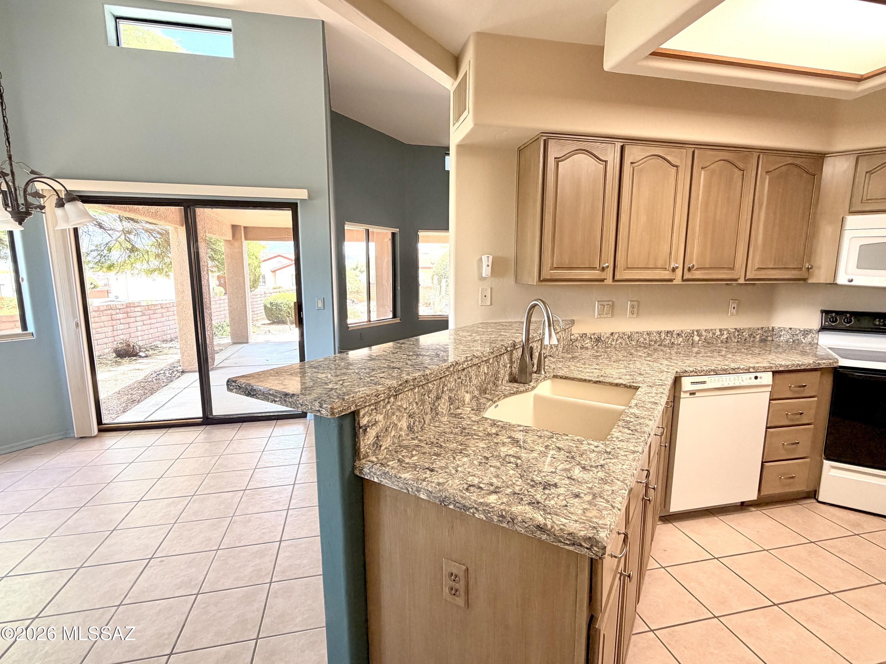 1173 W Placita Inspirada