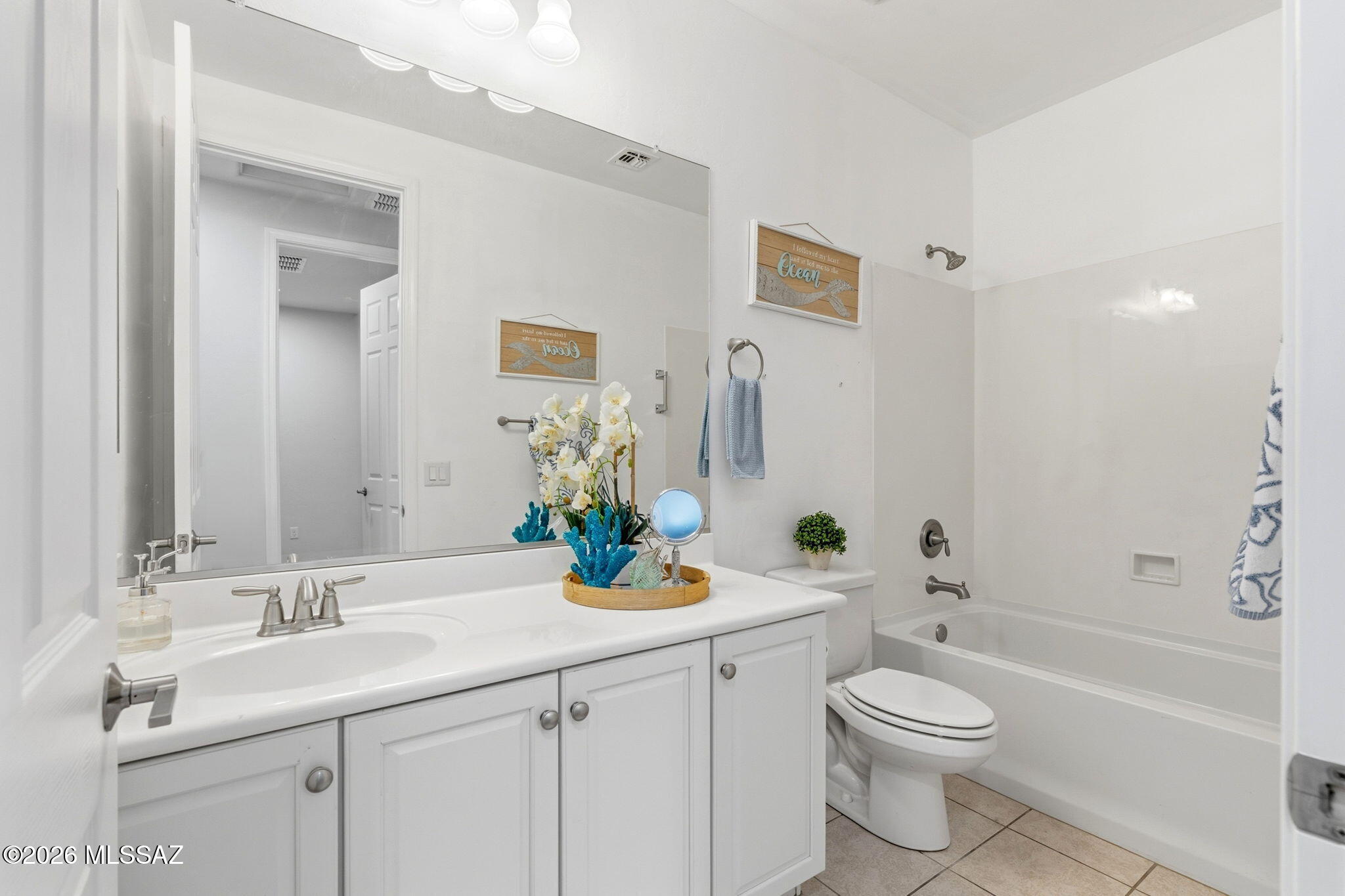 8158 N Circulo El Palmito