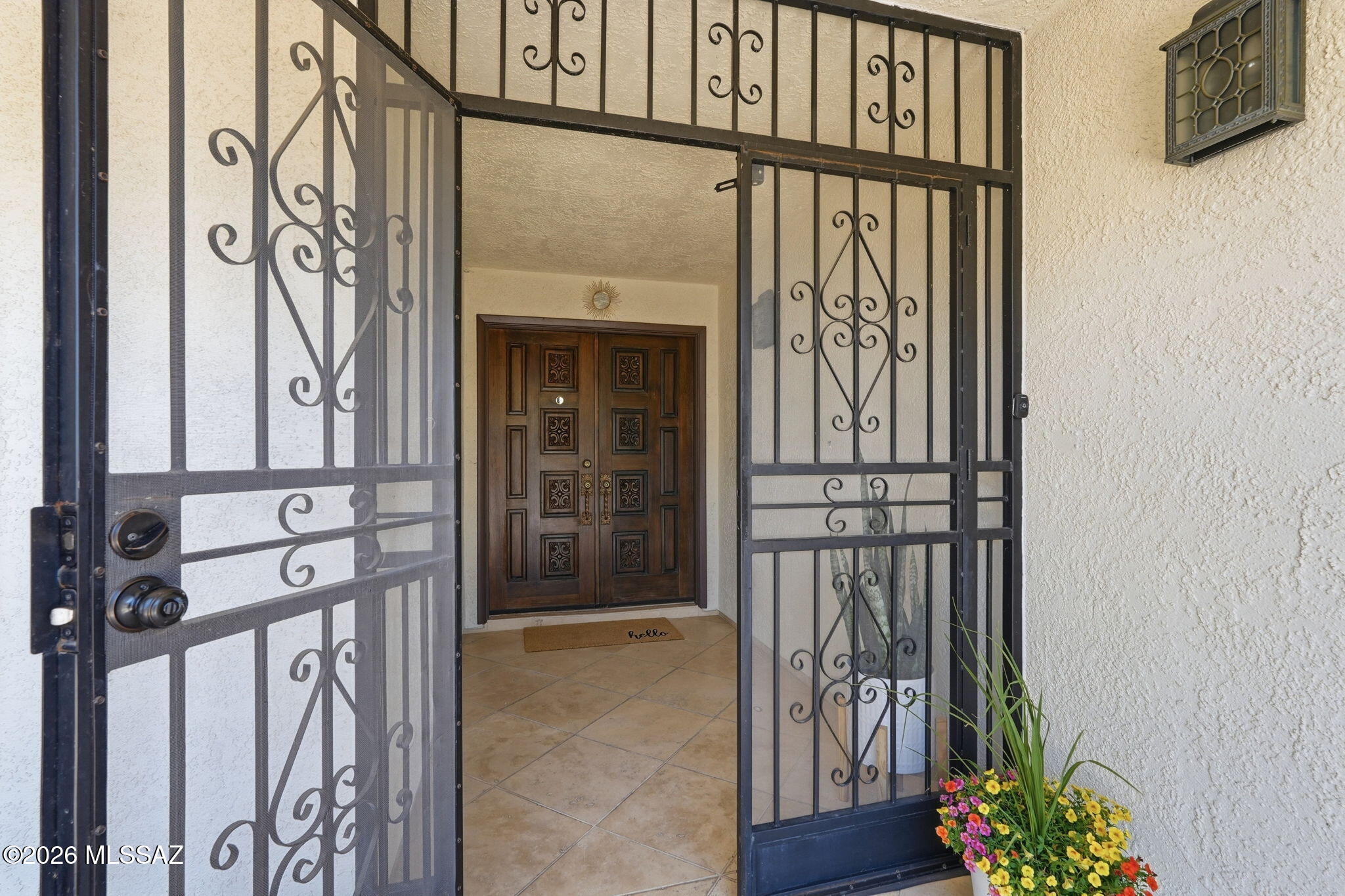 1342 N Via Ronda Oriente