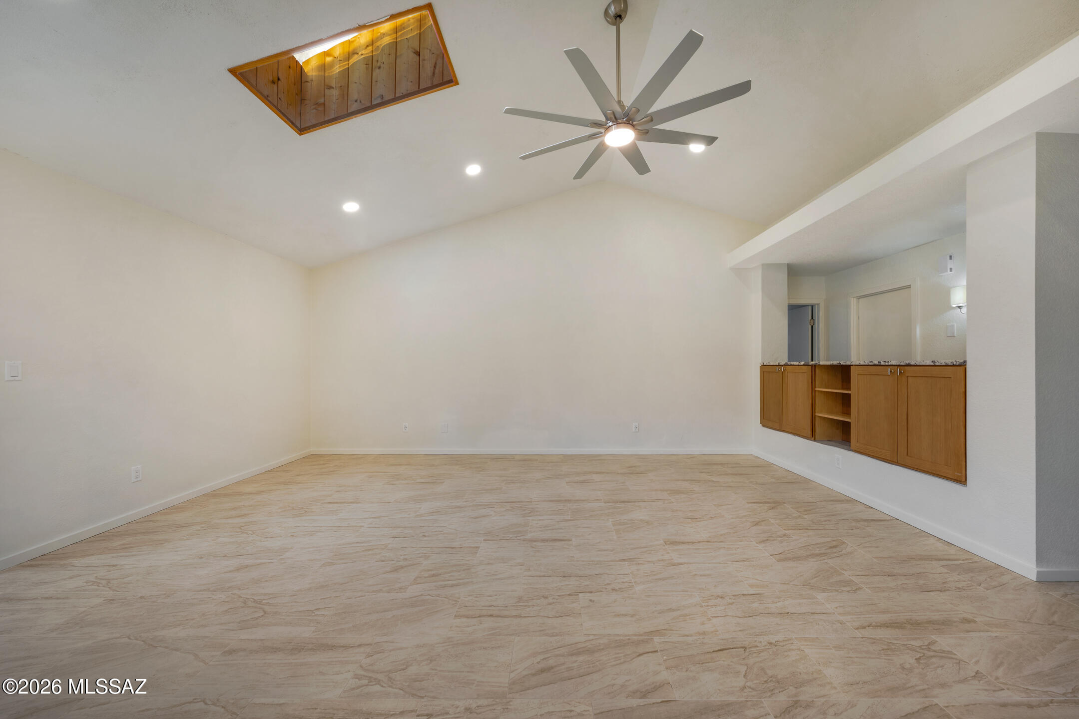 2762 W Camino Ebano