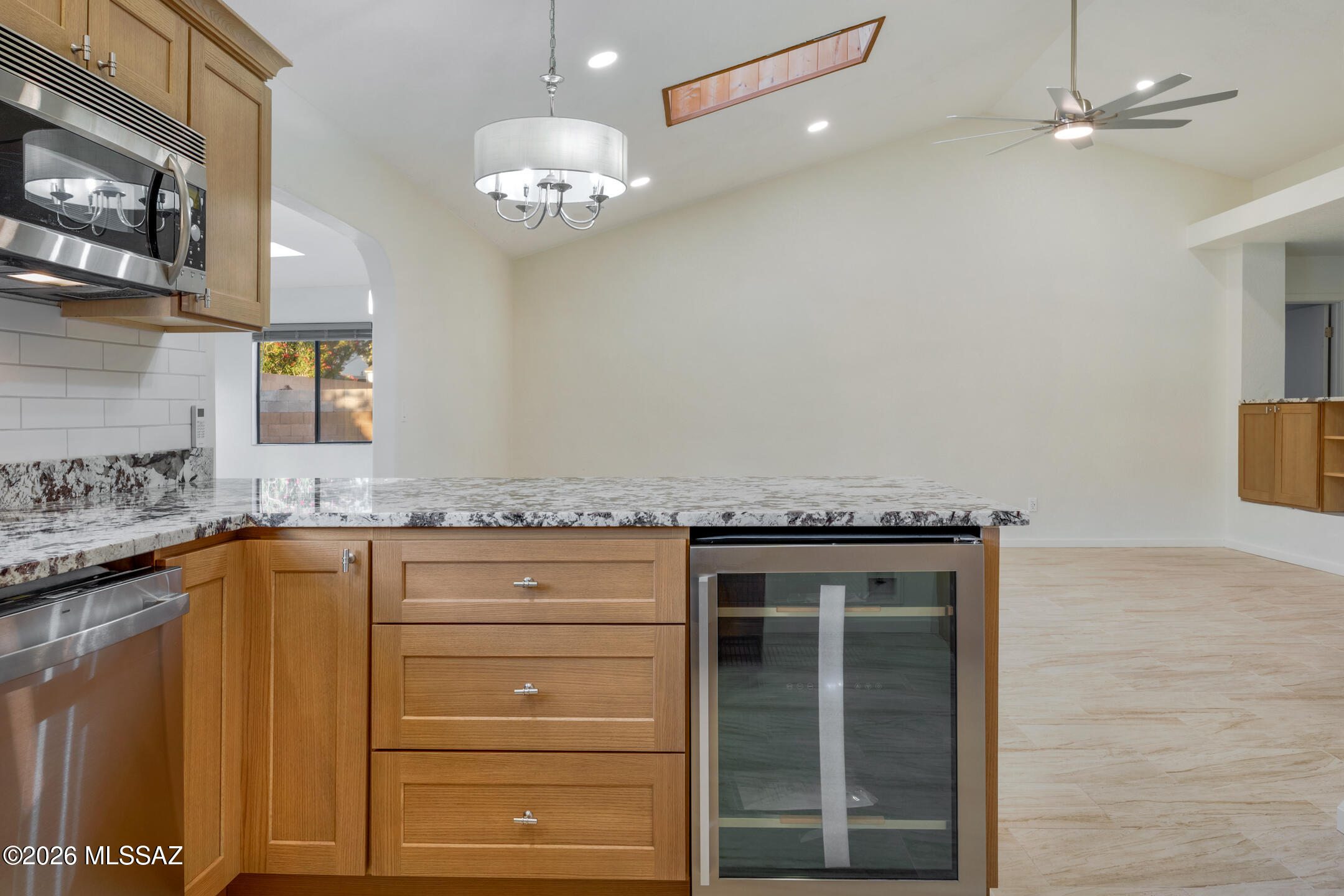 2762 W Camino Ebano