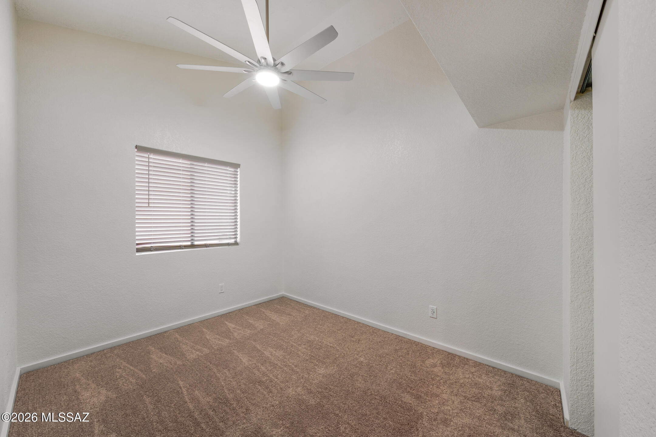 2762 W Camino Ebano