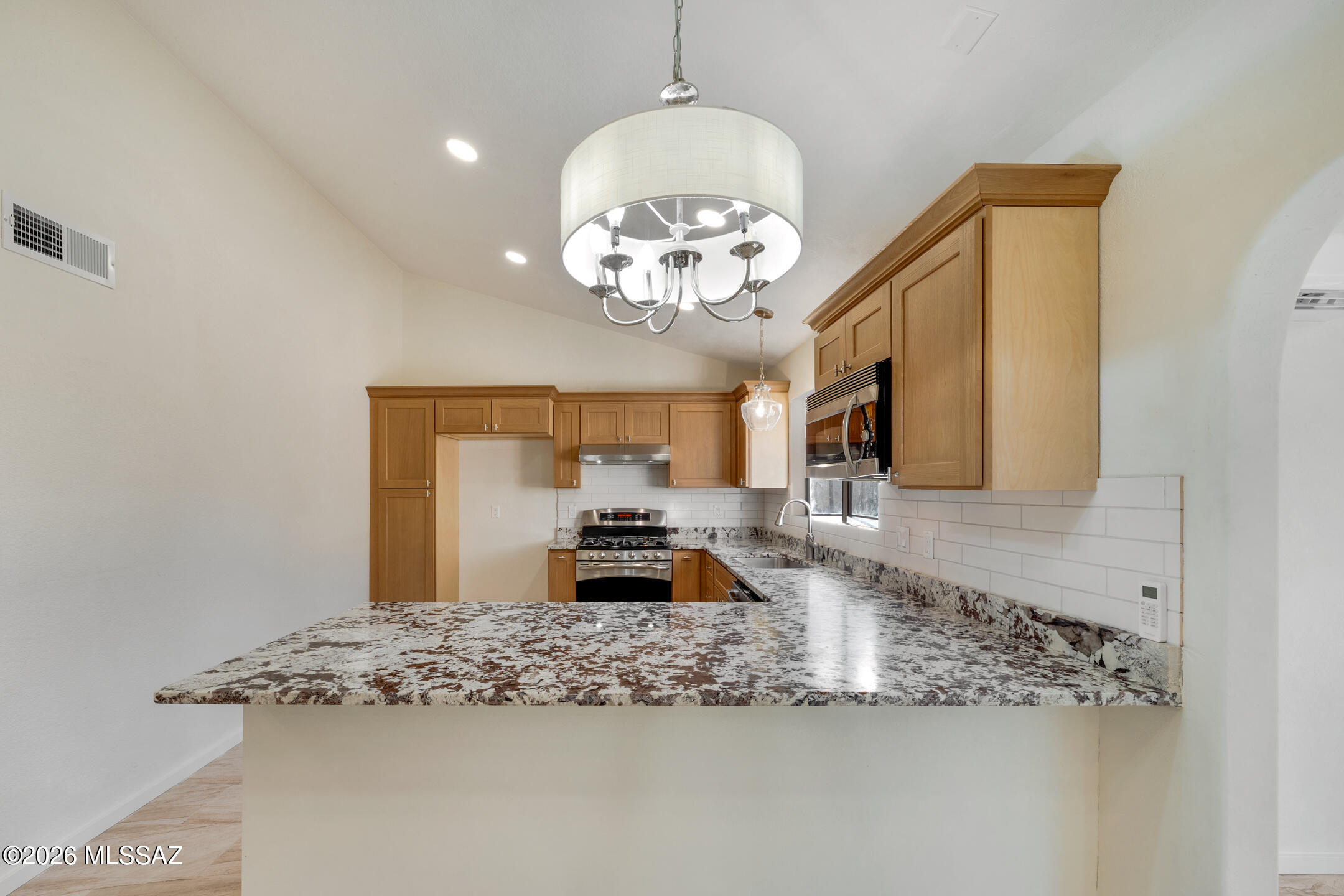 2762 W Camino Ebano