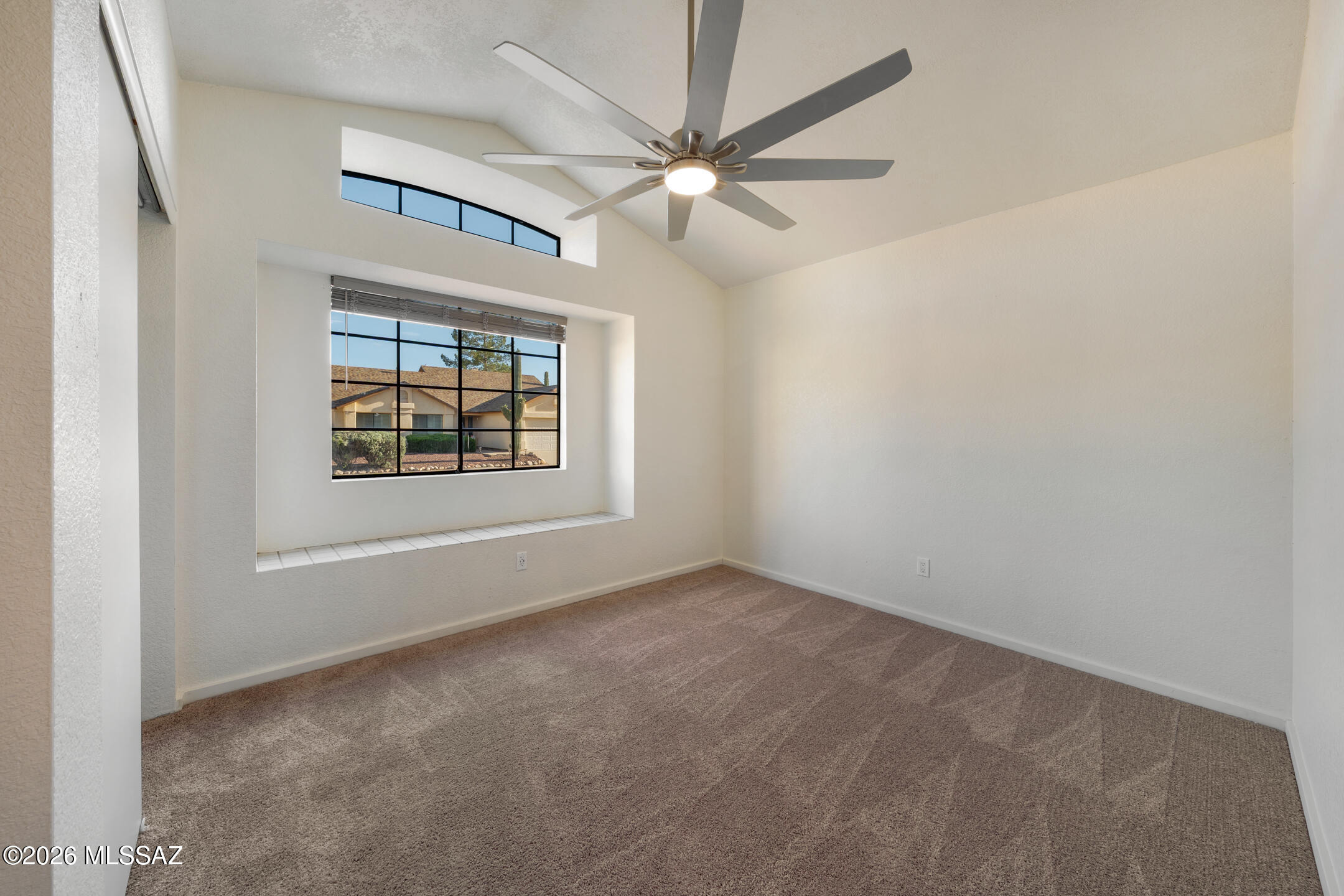 2762 W Camino Ebano