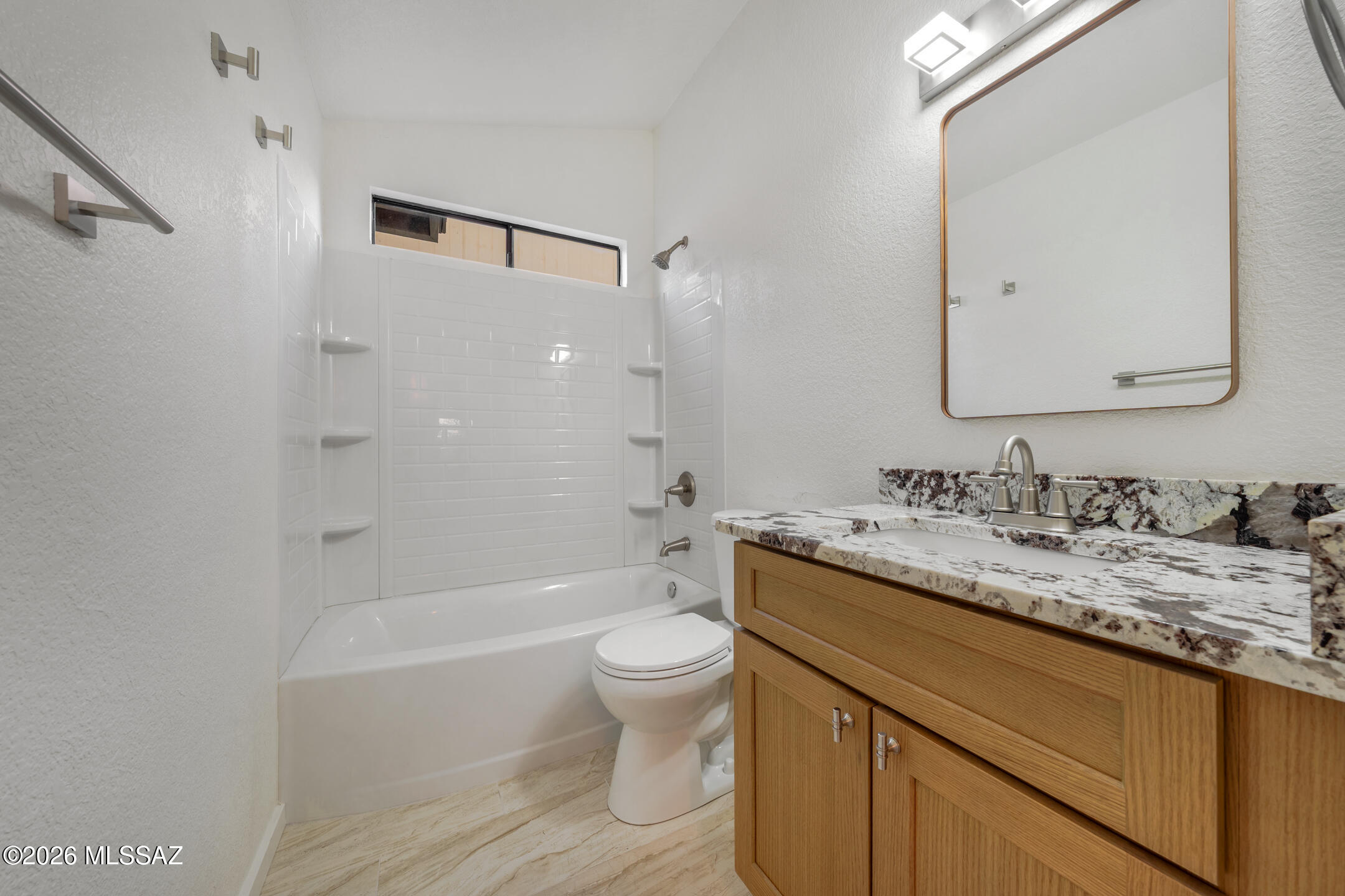 2762 W Camino Ebano