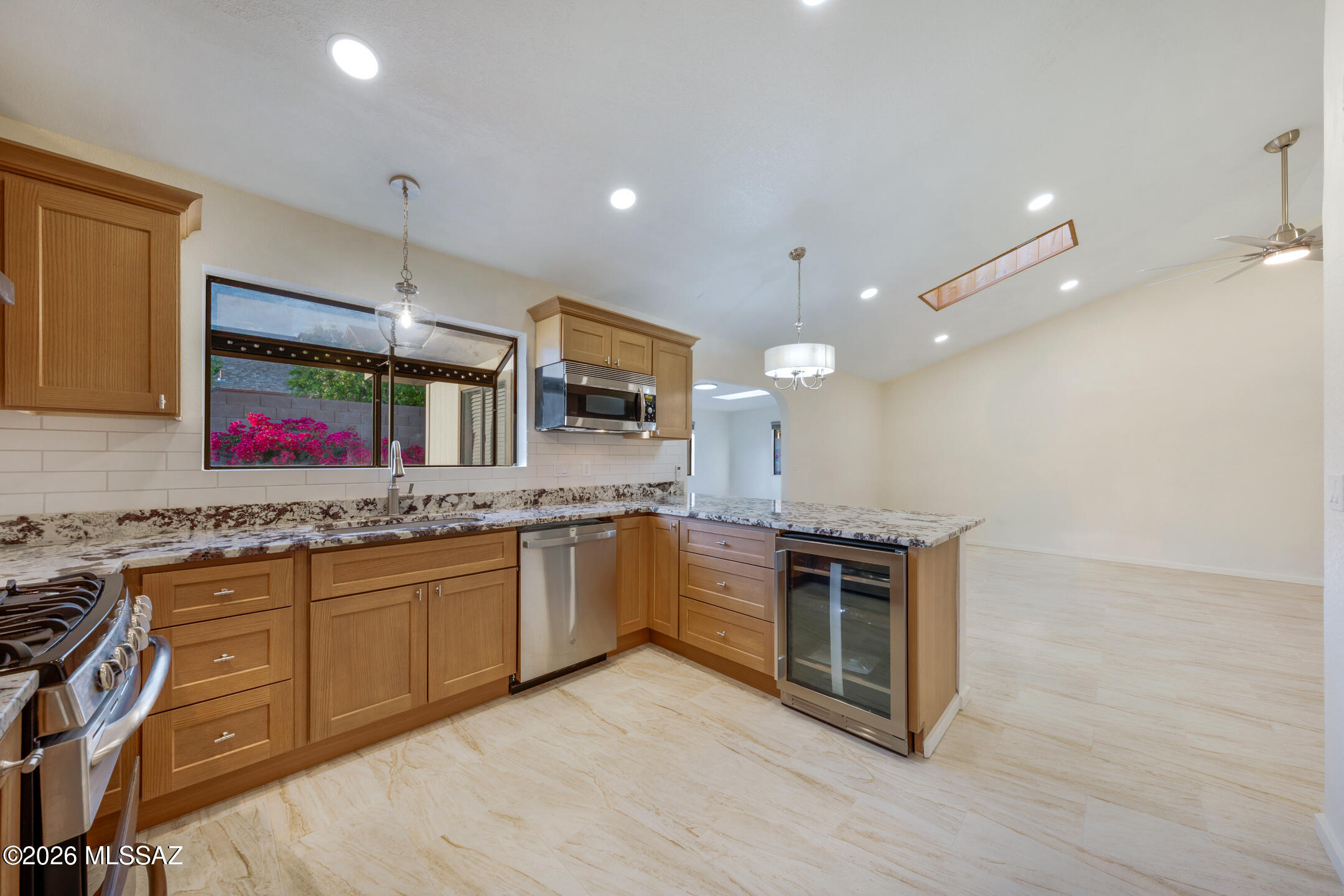 2762 W Camino Ebano