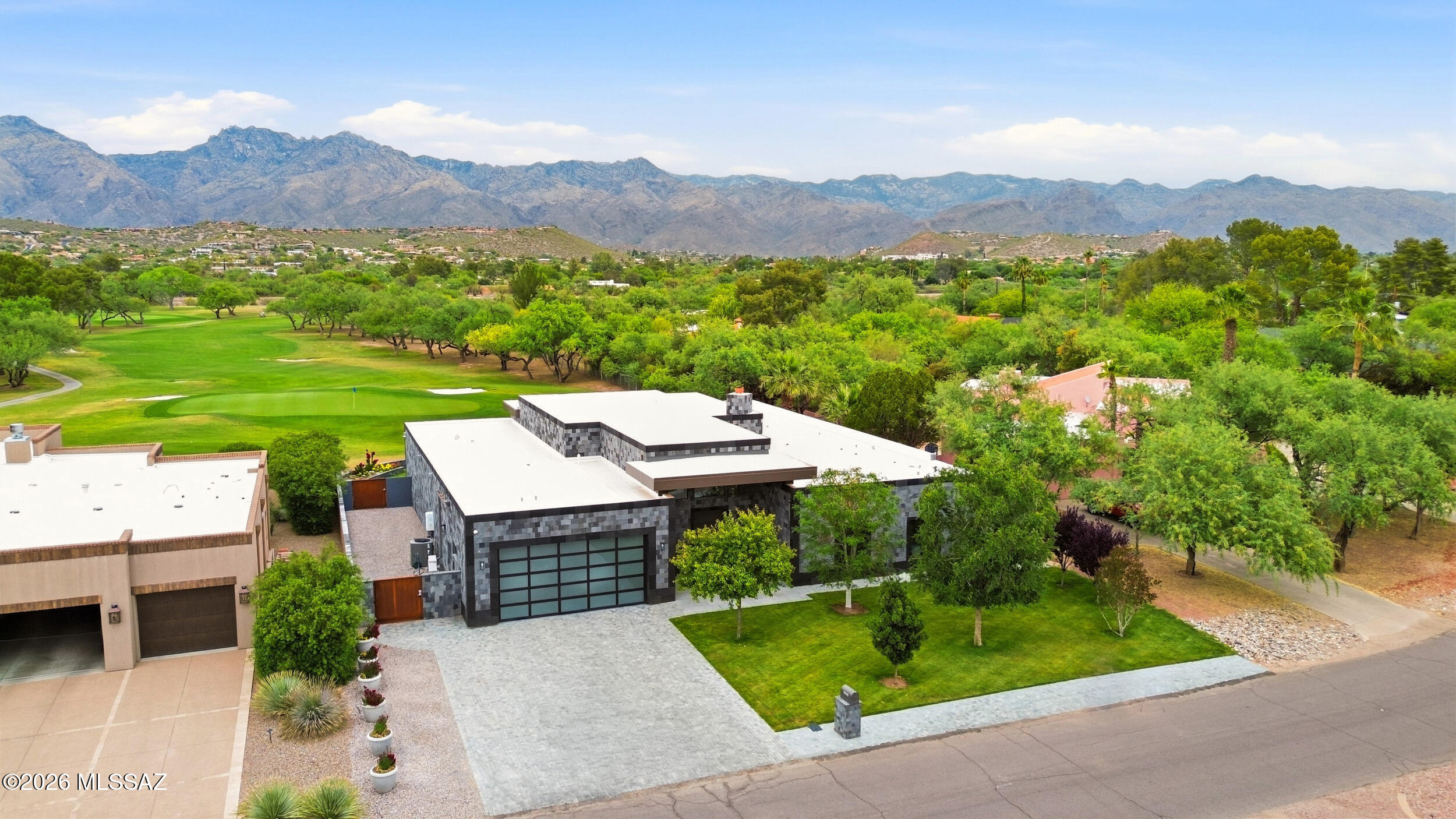 2965 N Calle Ladera