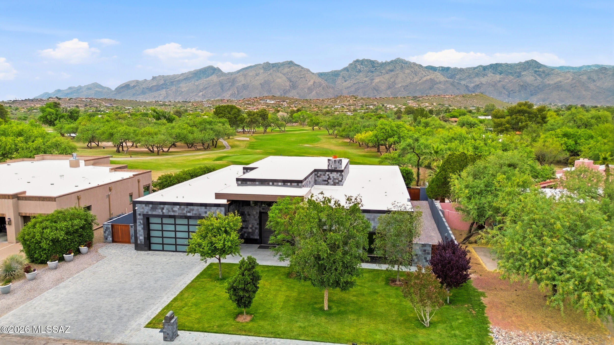 2965 N Calle Ladera