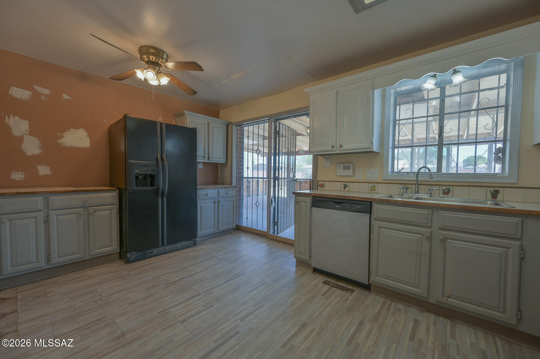 2426 E 20th Street
